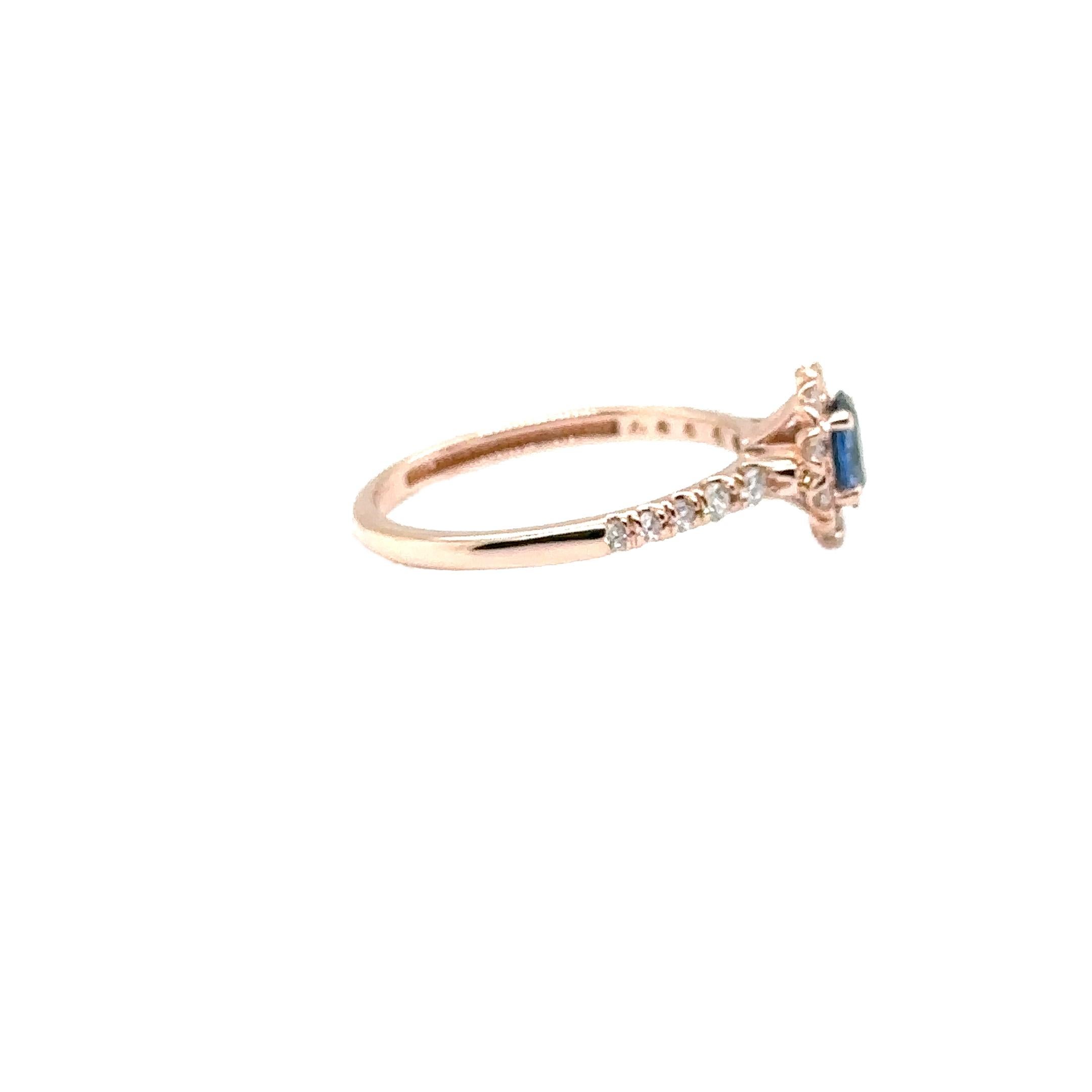 JAS-21-2235 - Bague saphir ovale en or rose 14 carats avec diamants en vente 1