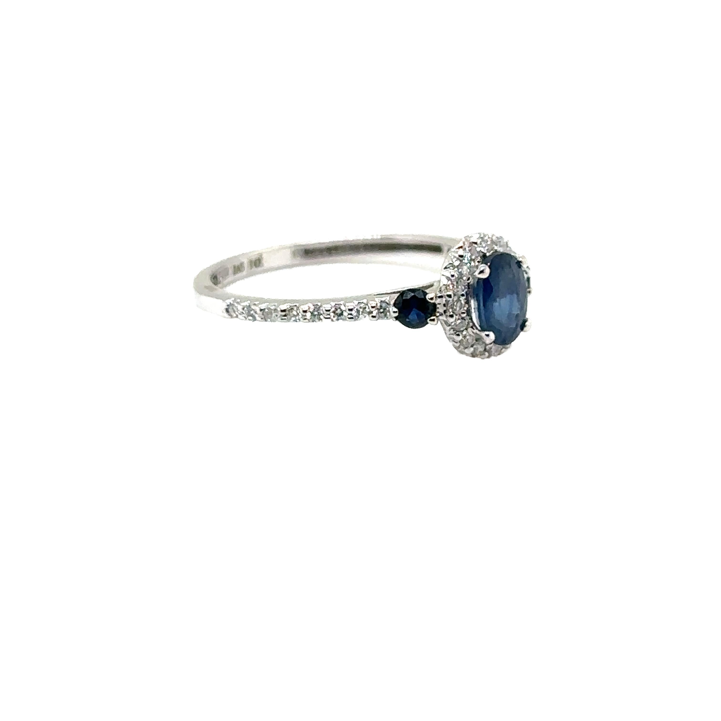 JAS-21-2237 - 14K WHITE GOLD OVAL SAPPHIRES RING w DIAMONDS  In New Condition For Sale In New York, NY