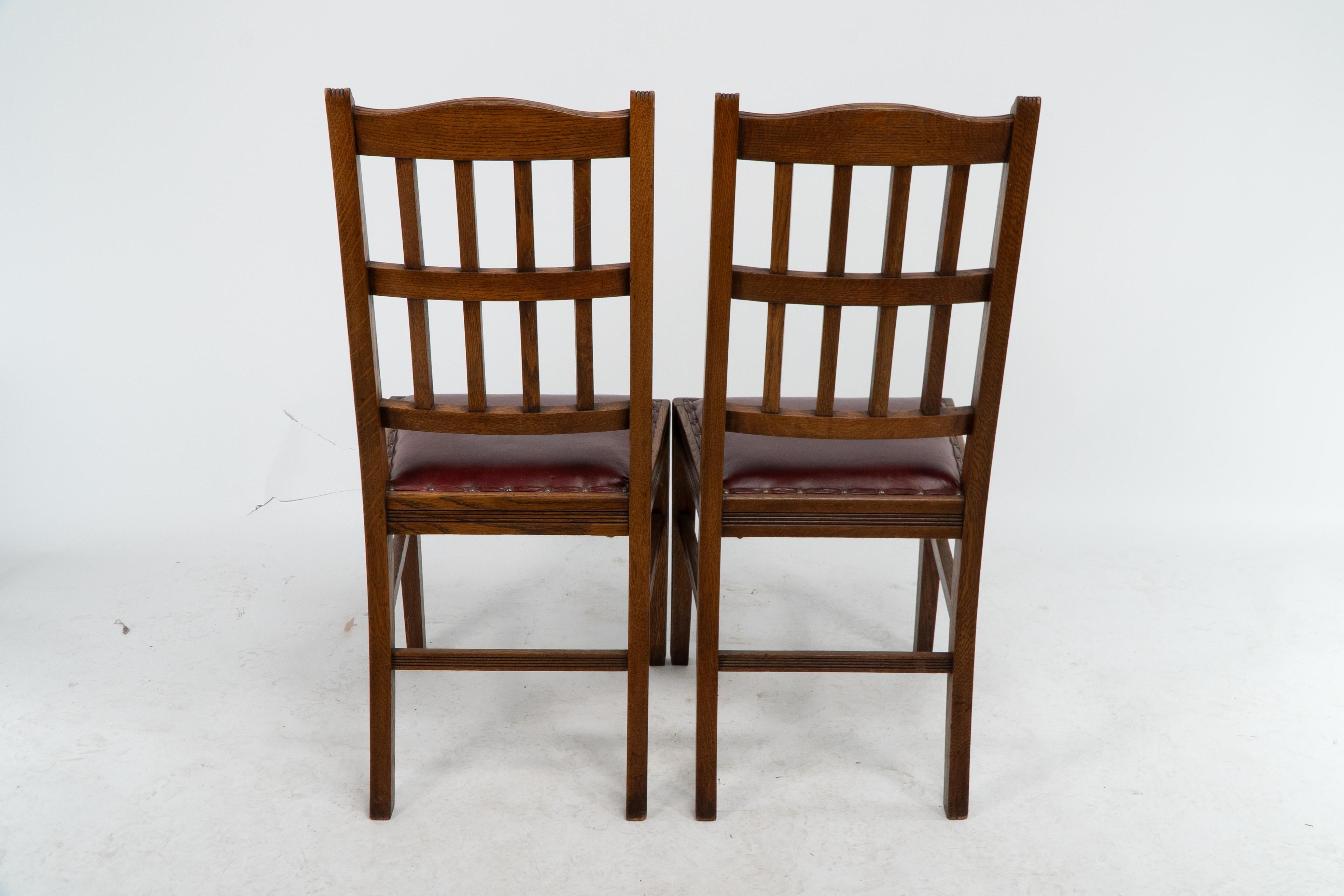 Jas Shoolbred. A set of four Aesthetic Movement lattice back oak dining chairs. In Good Condition For Sale In London, GB