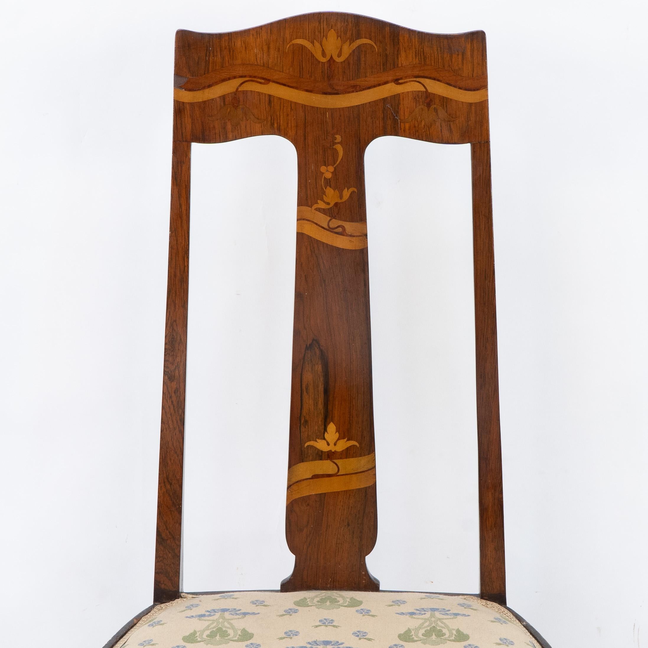 Jas Shoolbred. Silla Arts & Crafts de palisandro de caoba con incrustaciones florales estilizadas siglo XX en venta