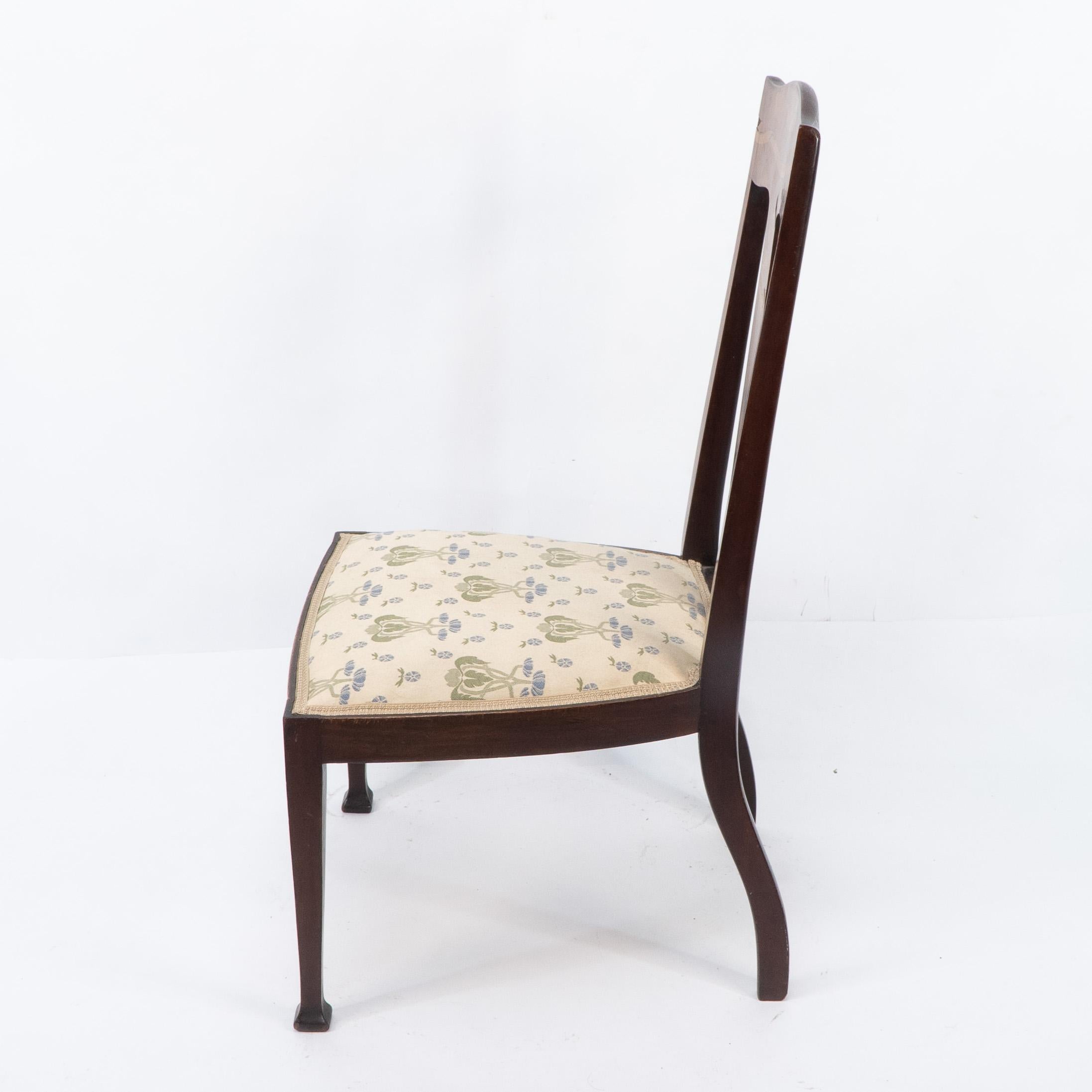 Jas Shoolbred. Silla Arts & Crafts de palisandro de caoba con incrustaciones florales estilizadas Inglés en venta