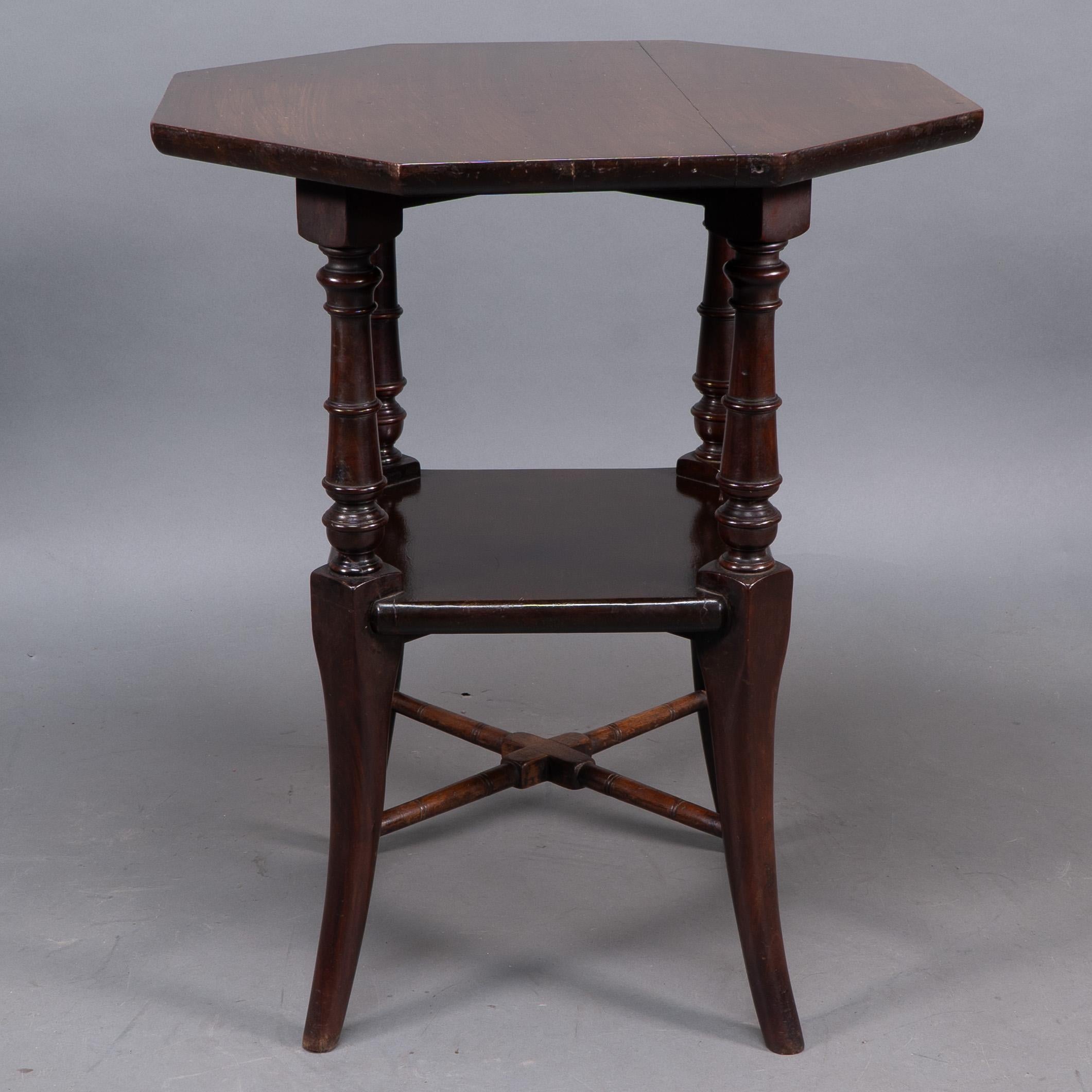 Jas Shoolbred attributed. An Aesthetic Movement octagonal Mahogany side table In Good Condition For Sale In London, GB