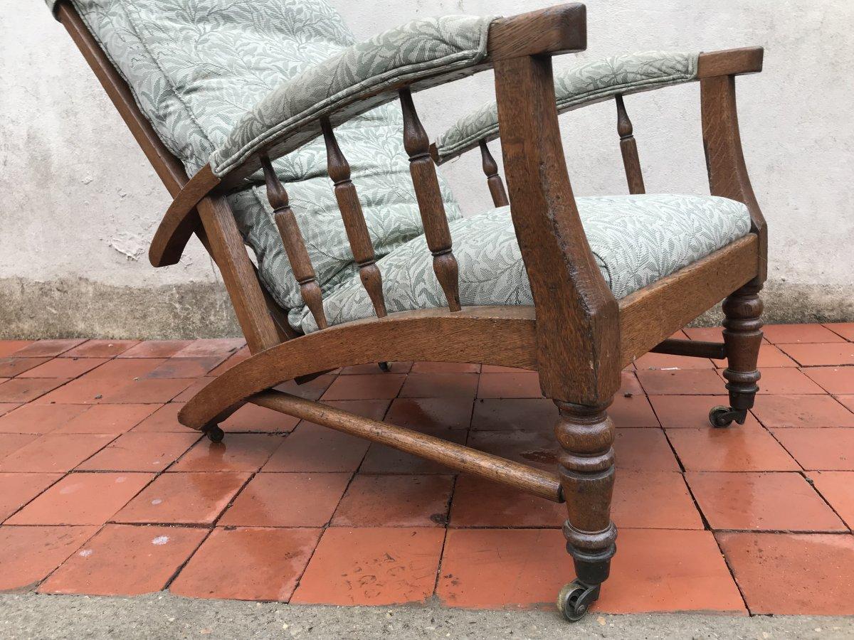 Fait main Jas Shoolbred, dans le style de Morris & Co., un fauteuil inclinable rembourré en vente