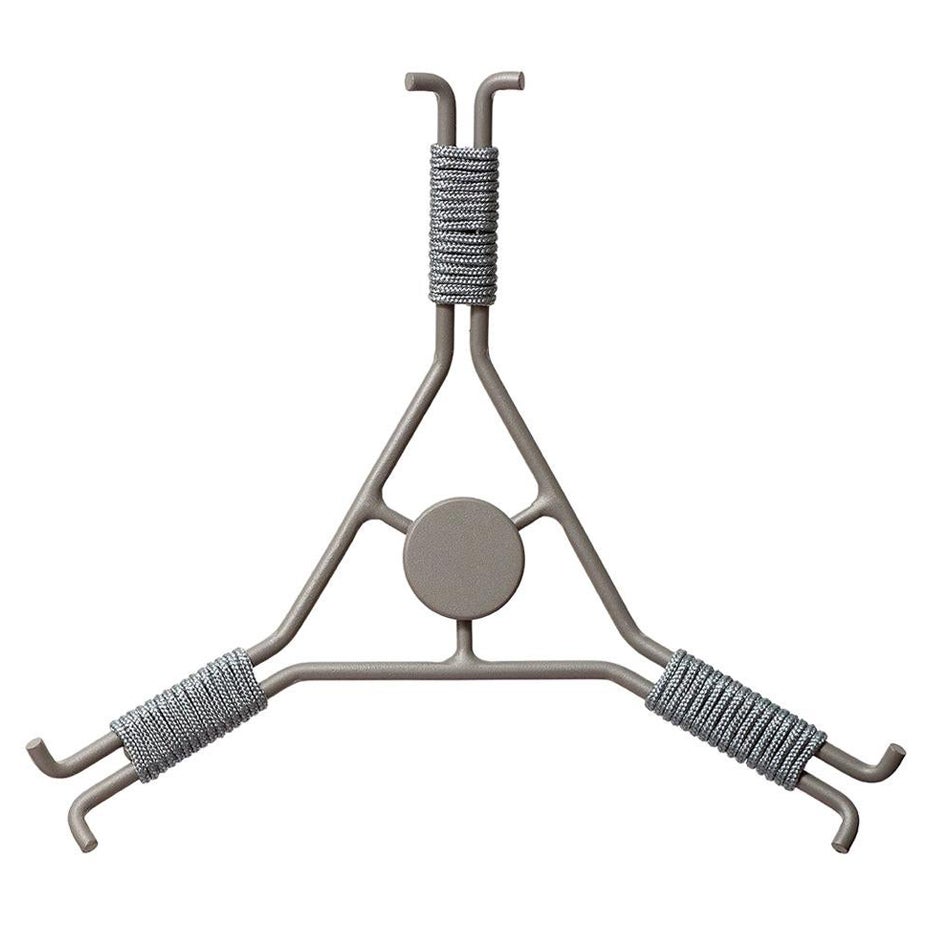 Porte-manteaux en métal brésilien contemporain Jasmin de Lattoog en vente