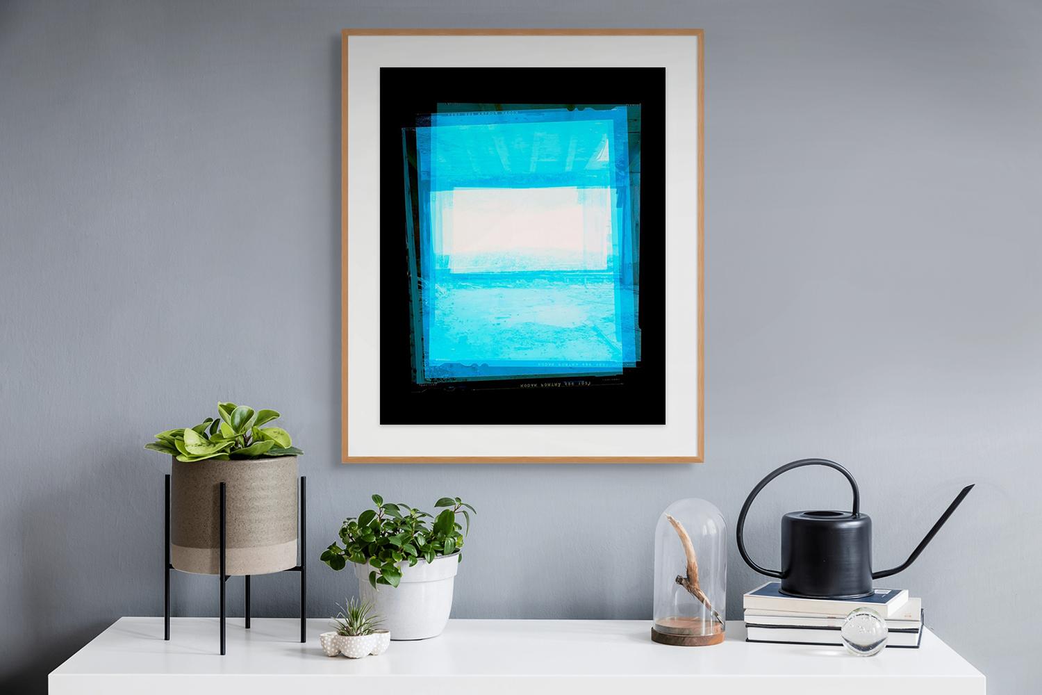 Photographier le soleil 28 (Photographie abstraite) - Noir Abstract Photograph par Jason Engelund