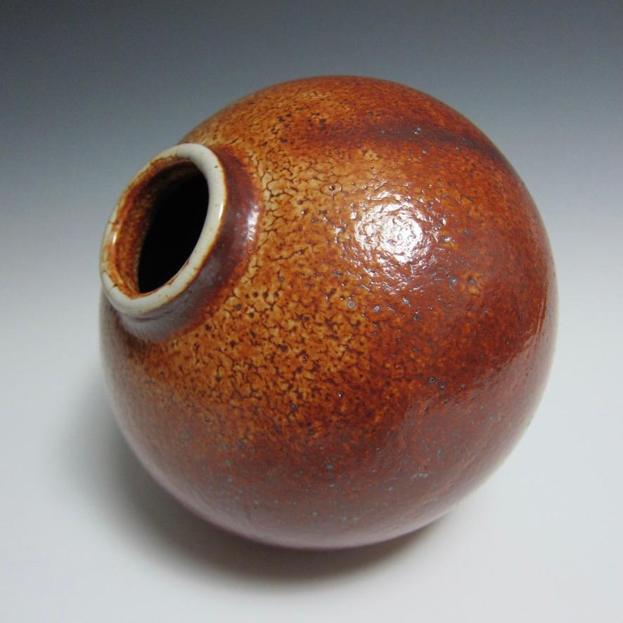 Jason Fox Contemporary Ceramic Shino Vase, Rad gedrehtes Gefäß (Keramik) im Angebot