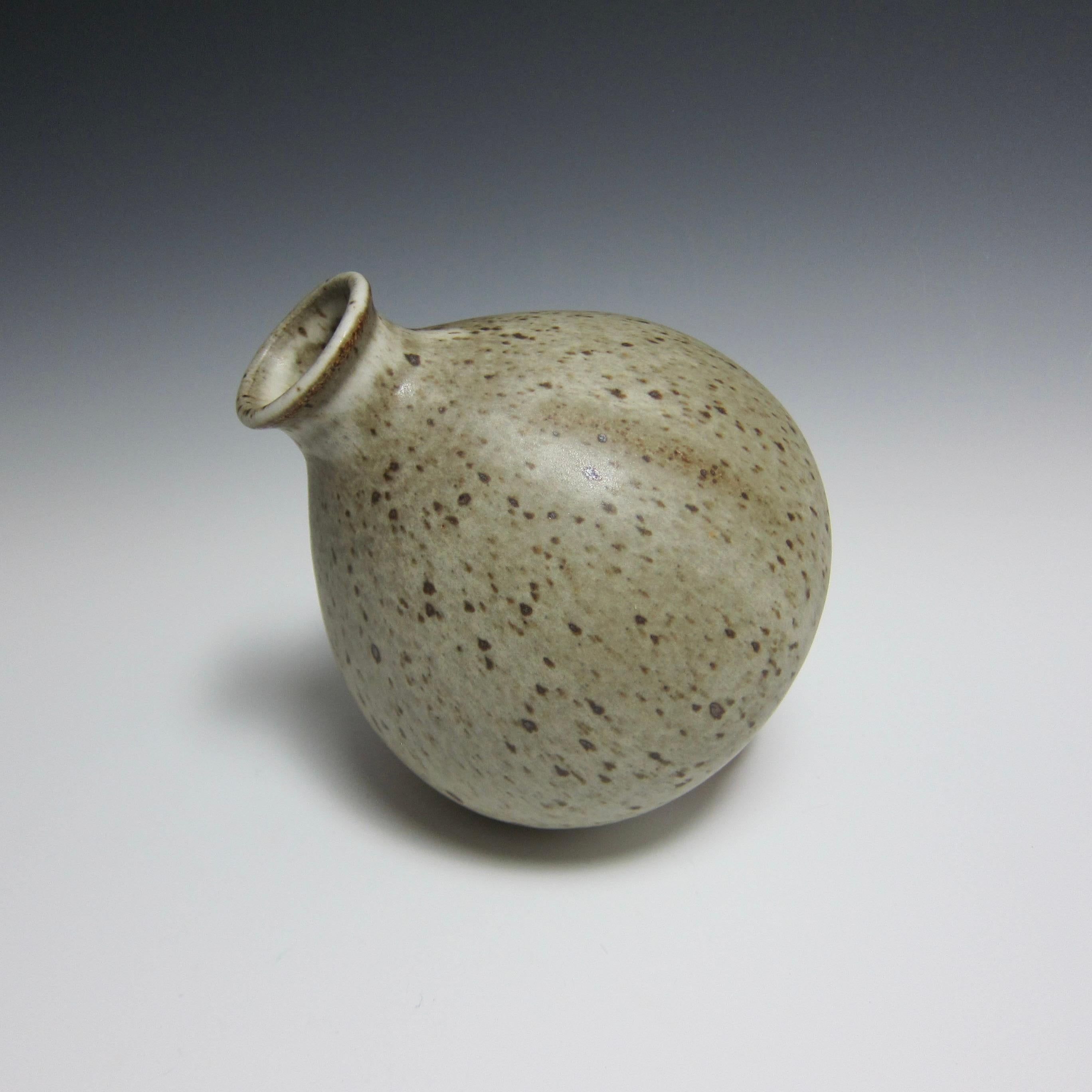 American Jason Fox Wheel Thrown Speckled White Ceramic Vase / Flower Bottle For Sale