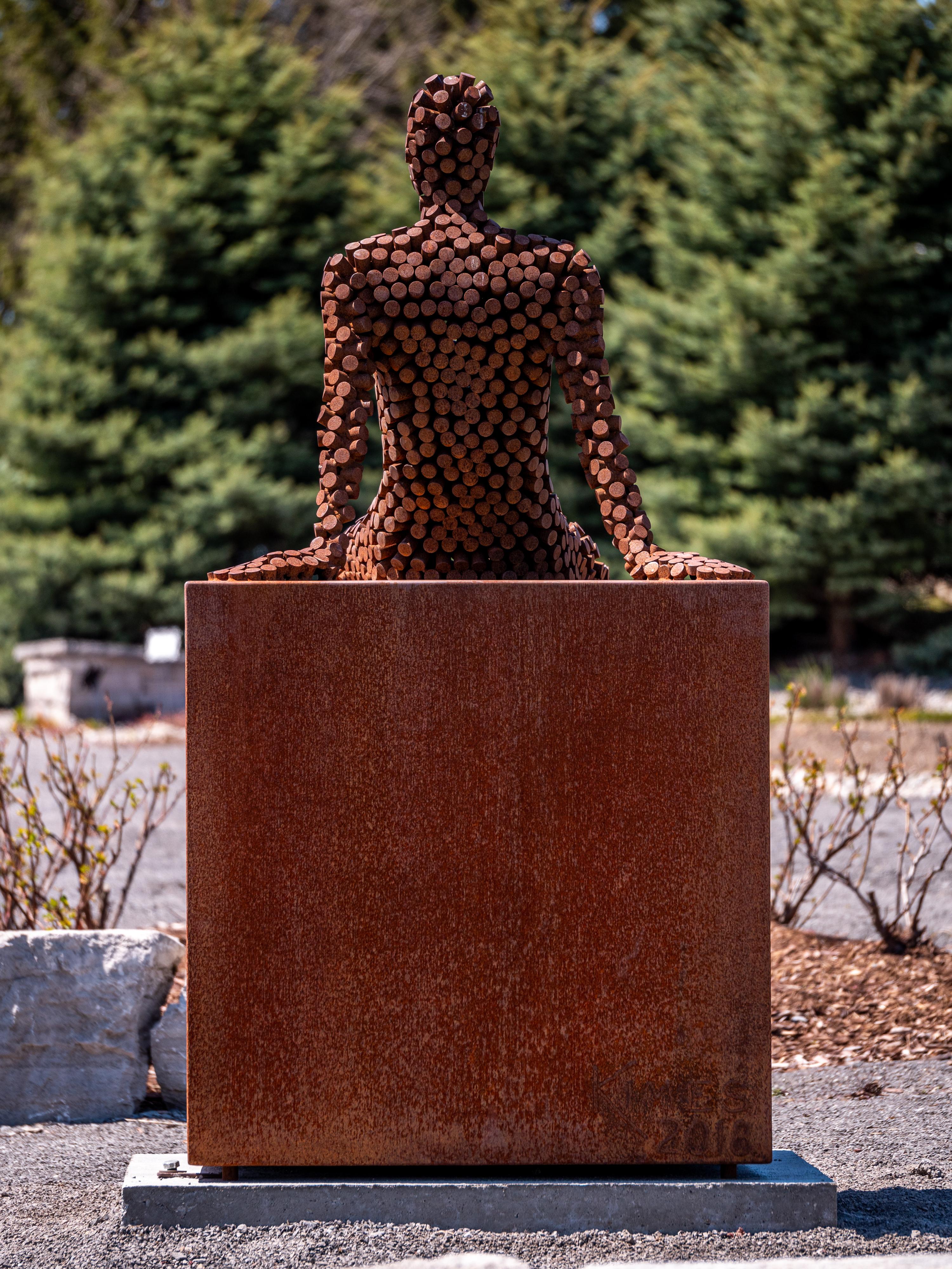 A View From the North - escultura contemporánea, figurativa, de acero corten para exteriores en venta 1