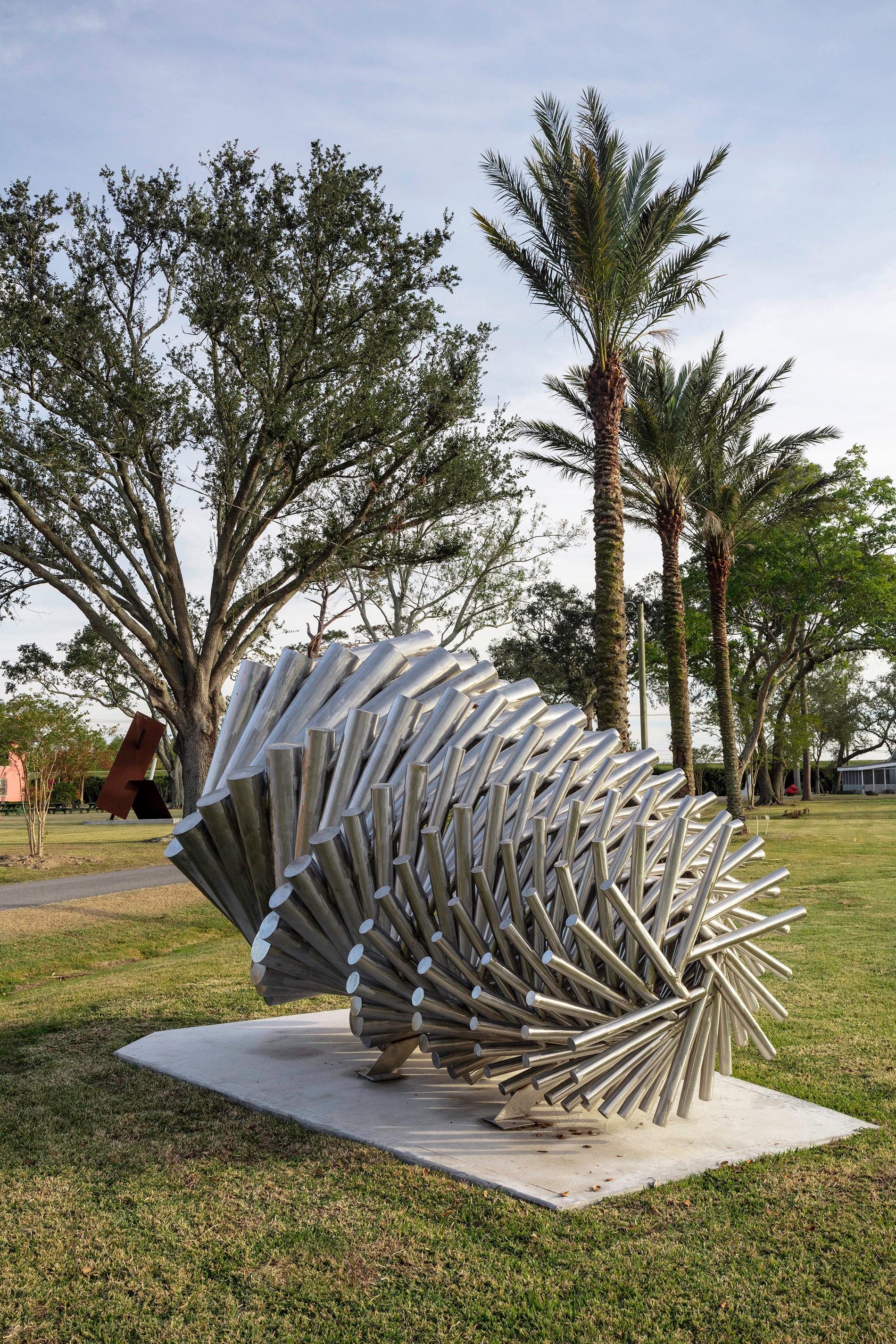 Nest - grande, complessa, geometrica, astratta, in acciaio inossidabile, scultura da esterno in vendita 2