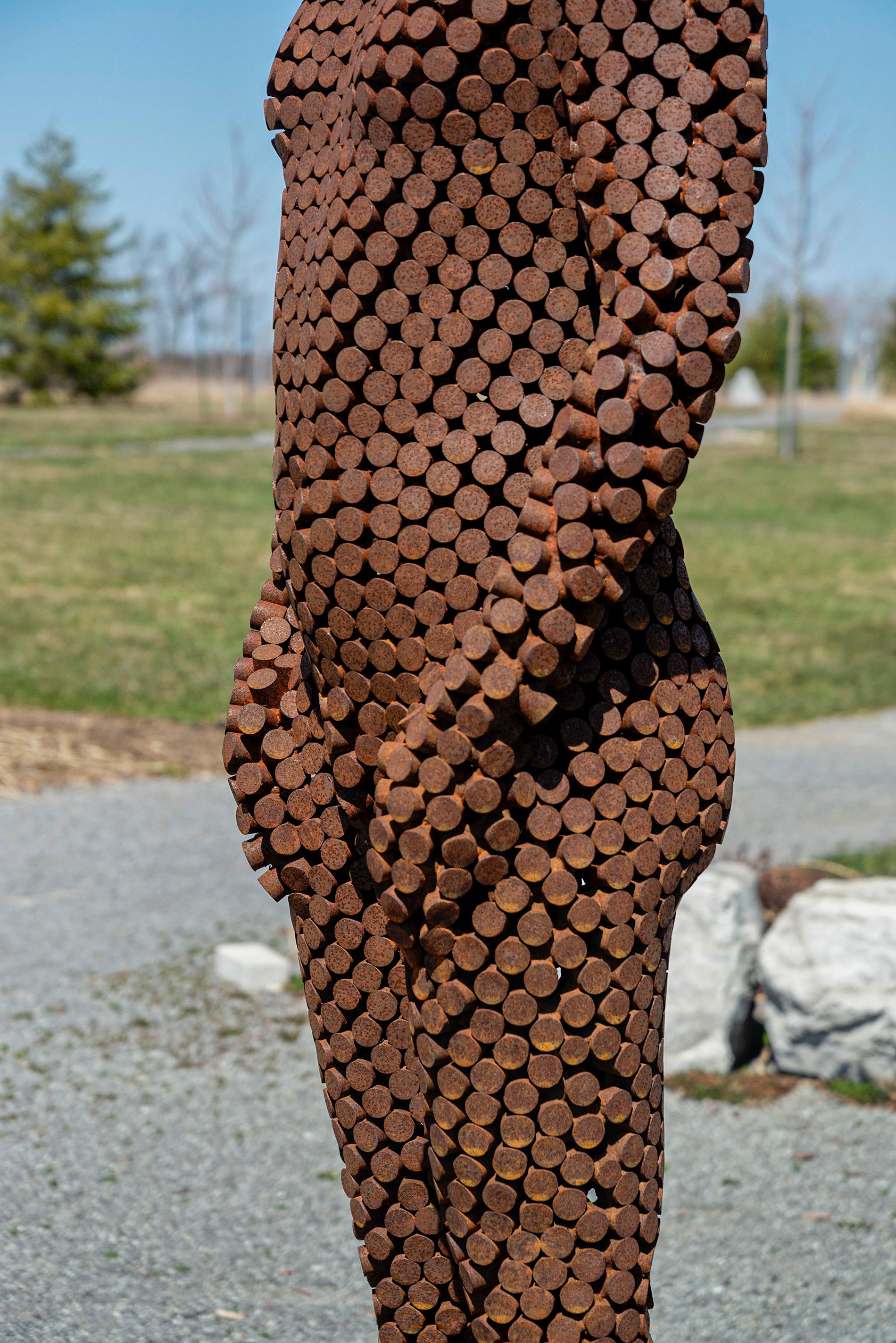 Sentinel - grande figure masculine rouillée, sculpture d'extérieur en acier Corten 2