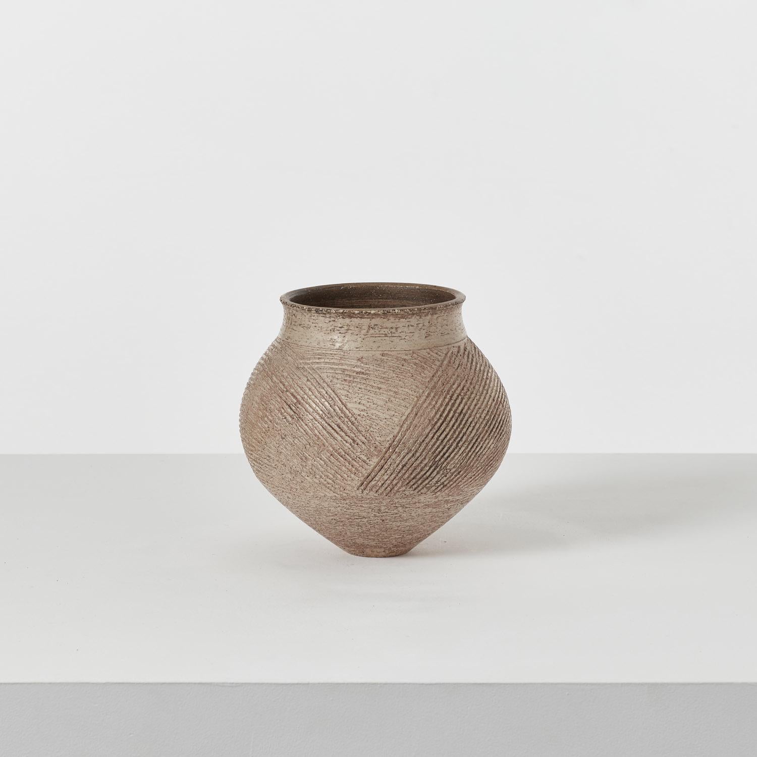 British Jason Wason ovoid studio pottery vase - UK, 20th century For Sale