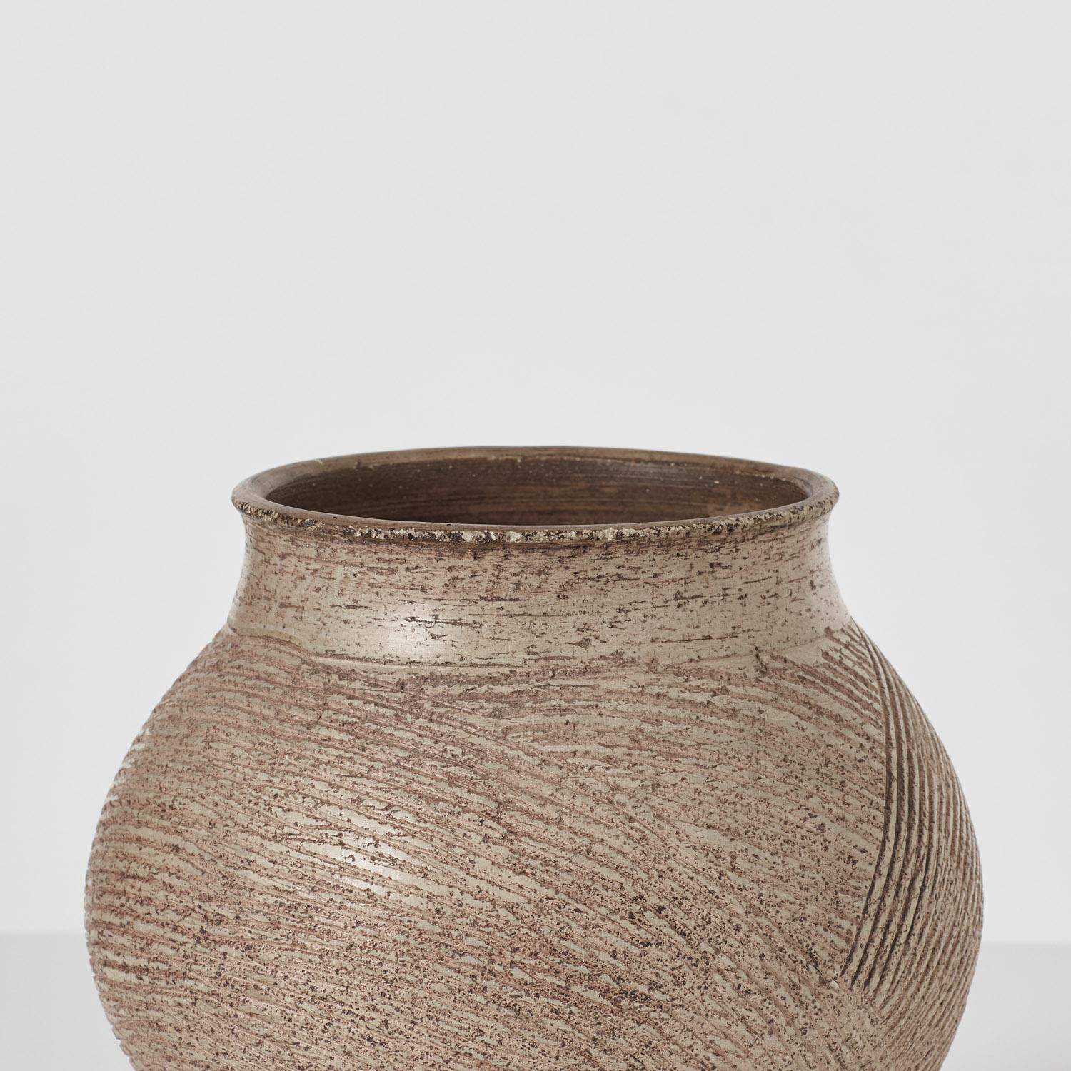 Ceramic Jason Wason ovoid studio pottery vase - UK, 20th century For Sale