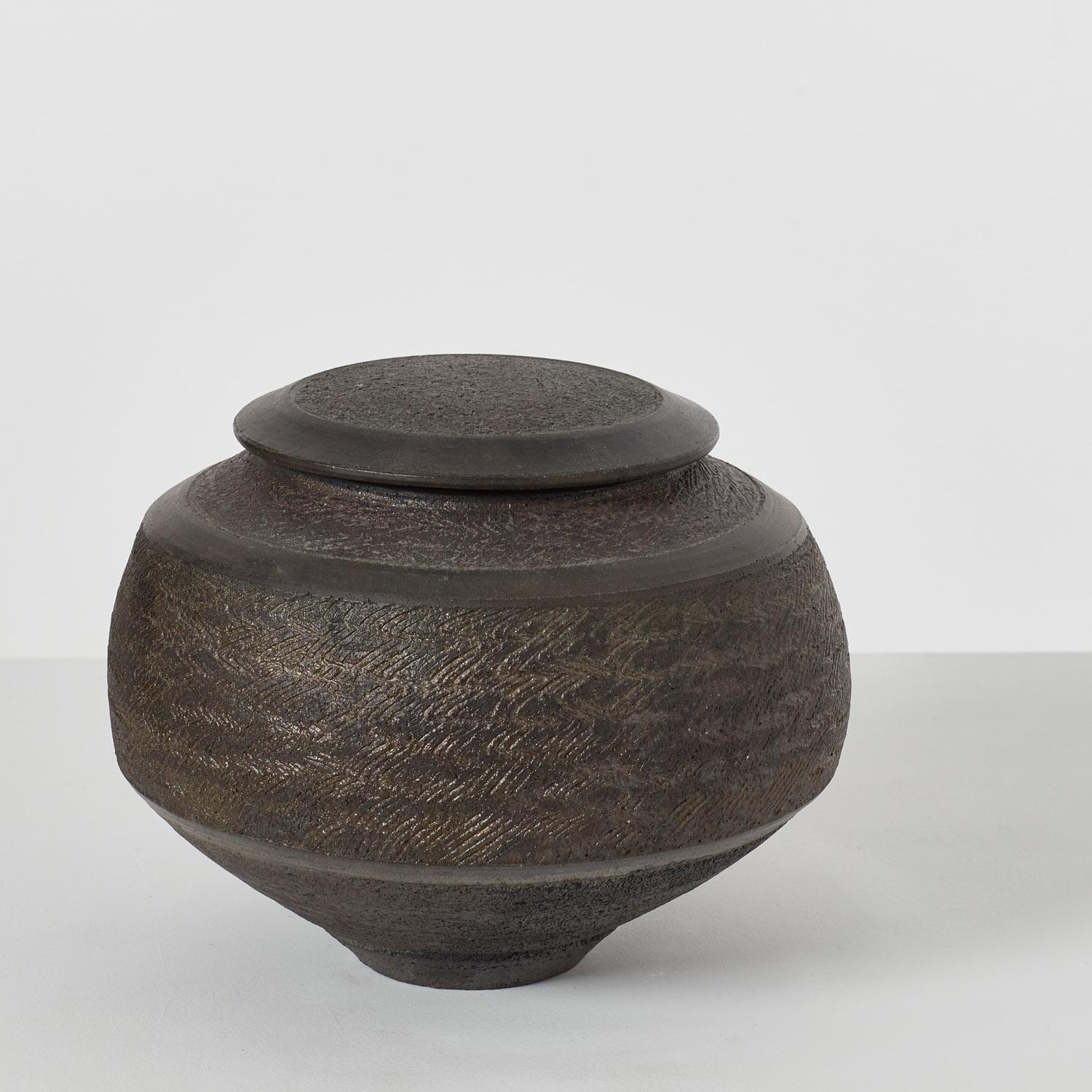 20ième siècle Vase à couvercle du Studio Pottery de Jason Wason - Royaume-Uni, 20th Century en vente
