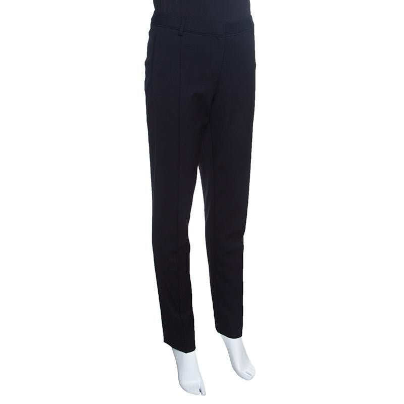 These black tailored trousers from Jason Wu will make you look smart and stylish without compromising on comfort. They are made of a wool blend and will lend you a great fit. They flaunt belt loop closures and come equipped with both front and back