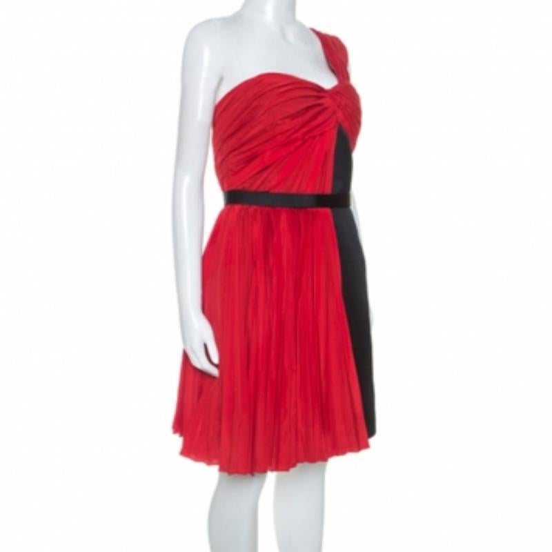 Jason Wu - Vestito monospalla plissettato in crepe rosso L In condizioni ottime in vendita a Dubai, Al Qouz 2