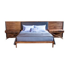 Jaspis-Bett, Kopfteil und Beistelltische – handgefertigt von Richard Wrightman Design