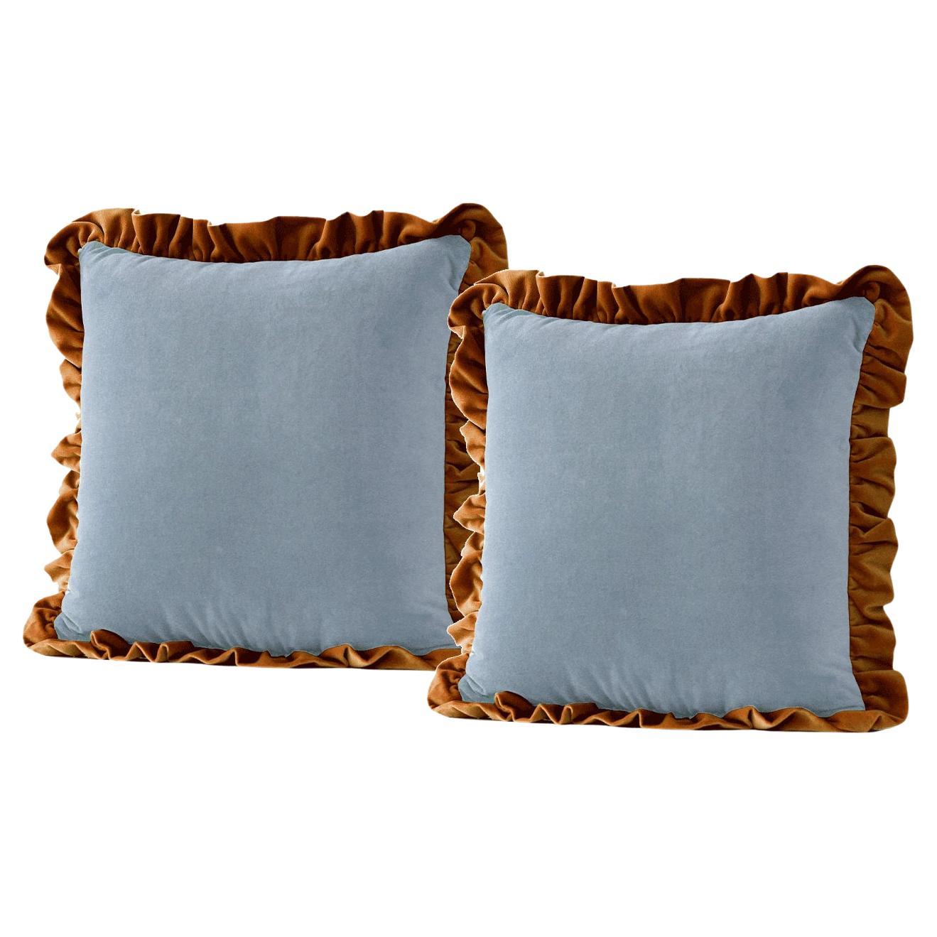 Jasper Blue & Brown - Set aus 2 handgefertigten Rüschenkissen aus Samt Deluxe im Angebot