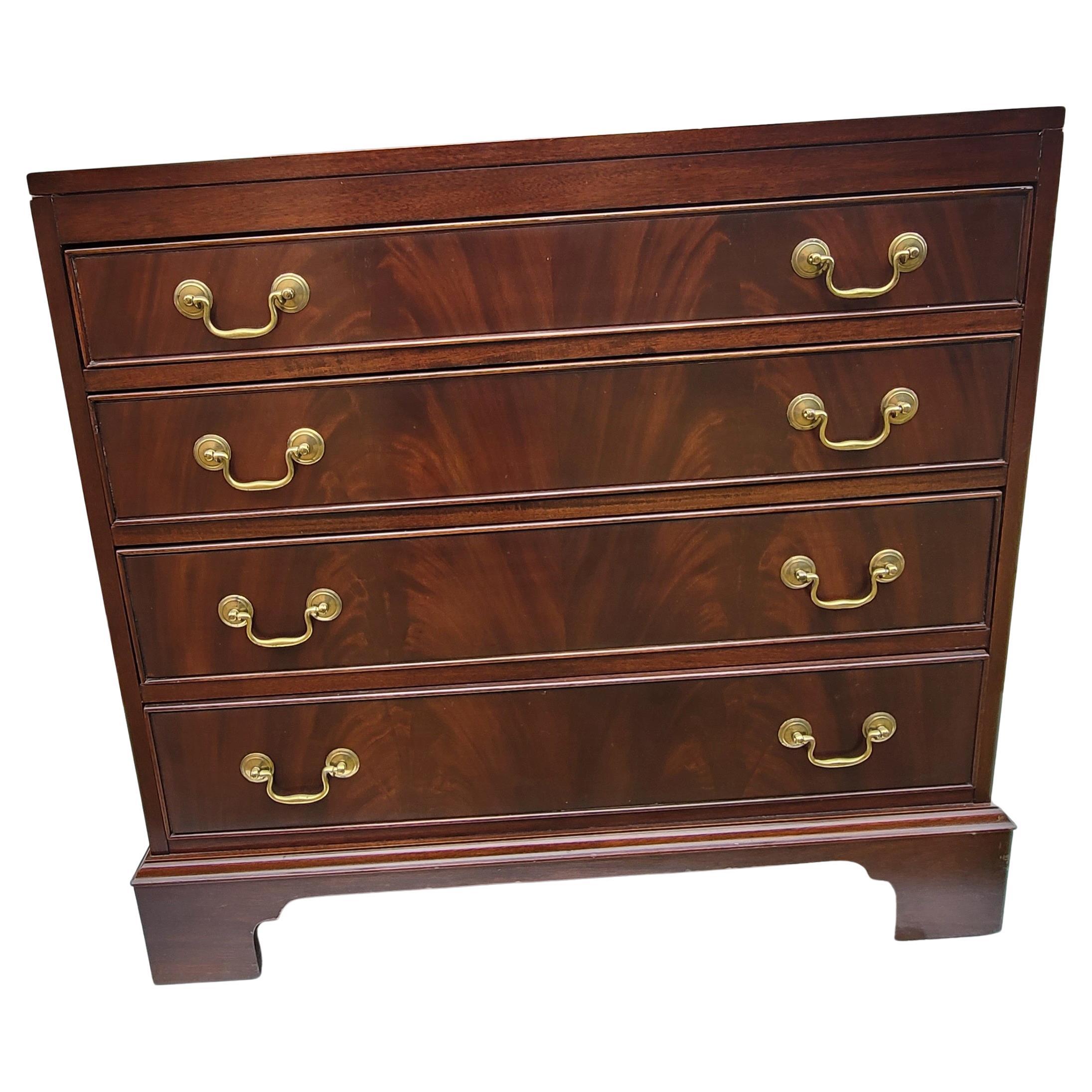 Jasper Cabinet Chippendale Flame Mahogany Commode Chest of Drawers In Good Condition In Germantown, MD