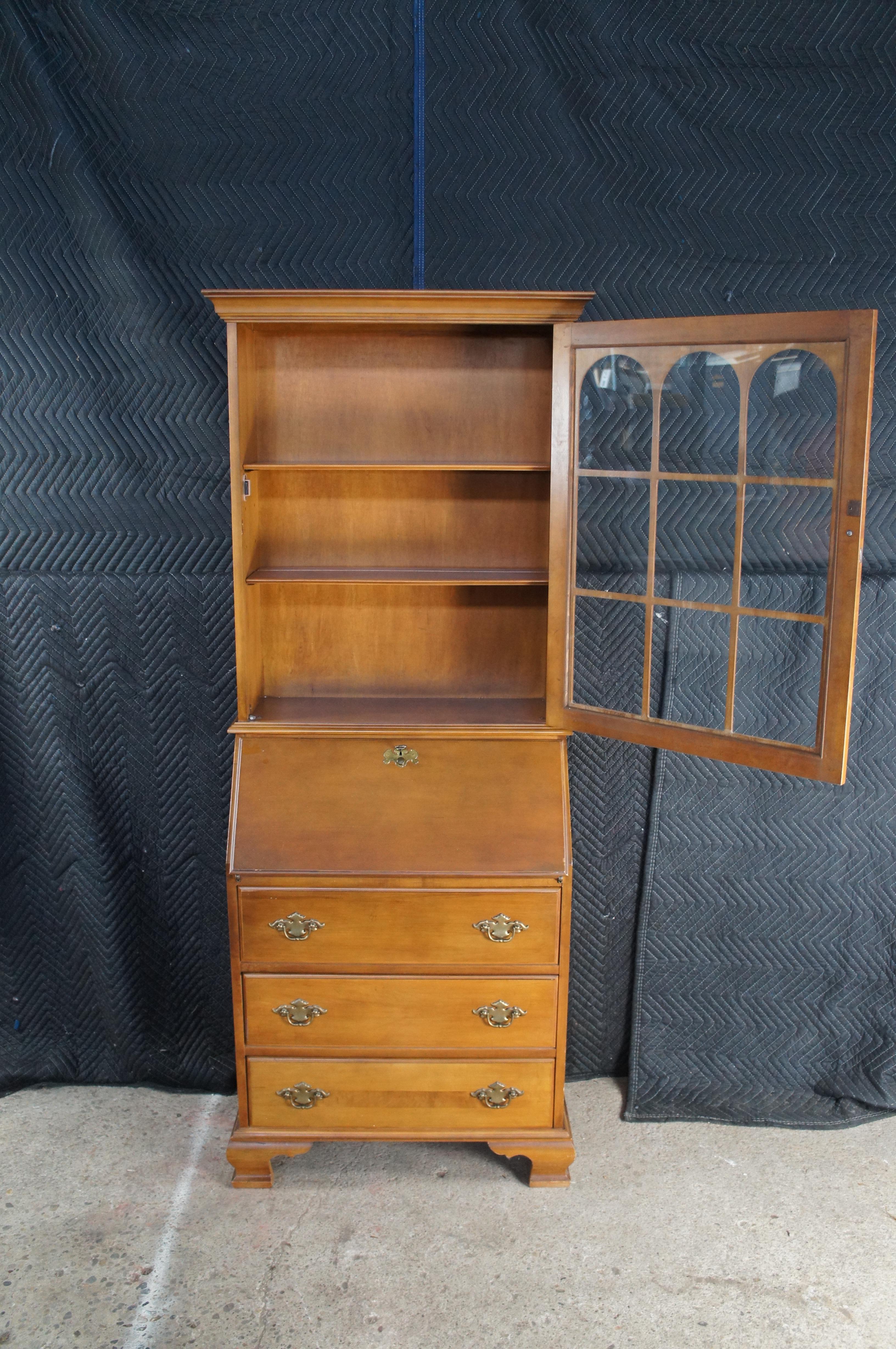 Fin du 20e siècle Jasper Early American Colonial Style Petite secrétaire en érable et bibliothèque 72