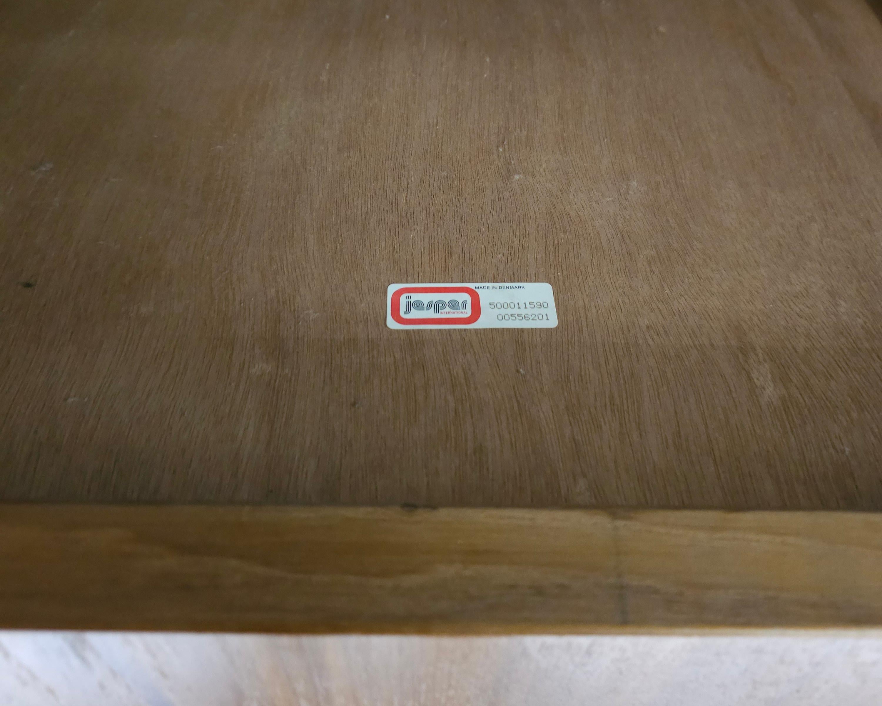 Jasper Furniture Archivador Lateral Danés Moderno de Teca con Cerradura en venta 4