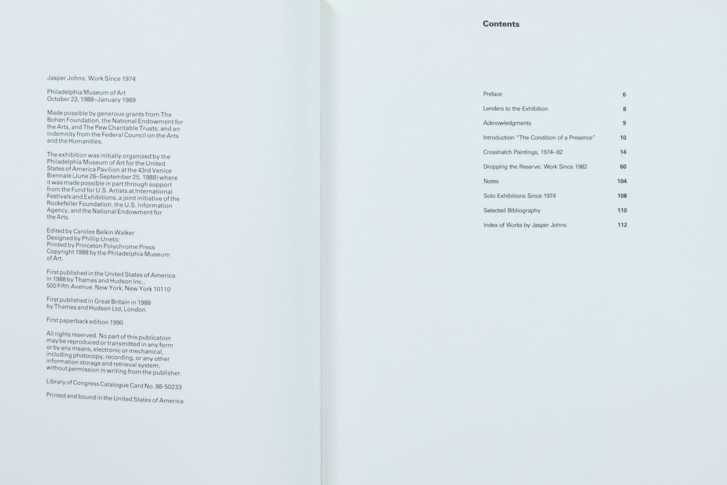 Jasper Johns, Work Since 1974, par Mark Rosenthal. Livre à couverture souple, publié en 1990 par Thames and Hudson. Imprimé et relié aux États-Unis d'Amérique. Illustré, 112 pages.