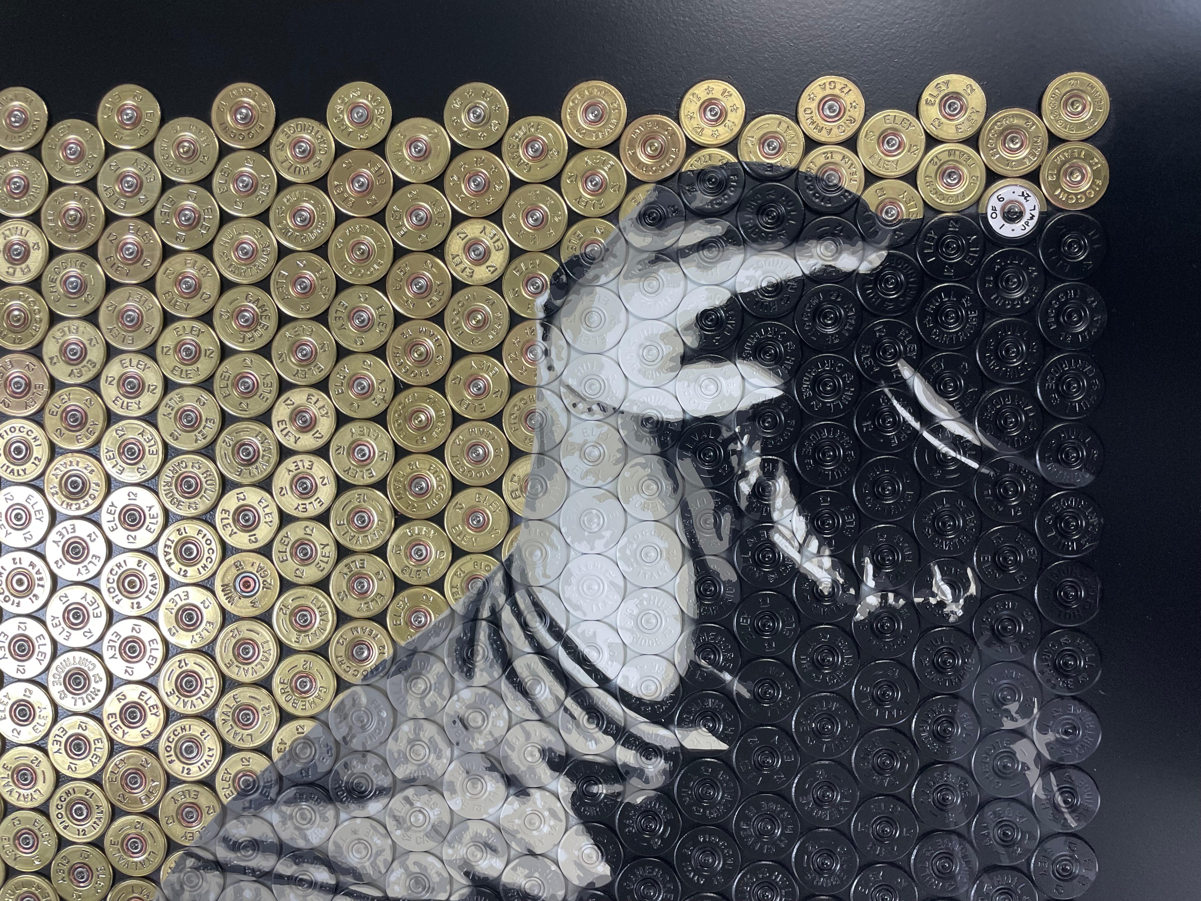 Jasper Leadbeater, Das Beste ist vorbei, 2025

Sprühfarbe und Schrotkugeln ergeben zusammen The Best Is Over. James Gandolfini in seiner ikonischen Rolle als Tony Soprano in den 