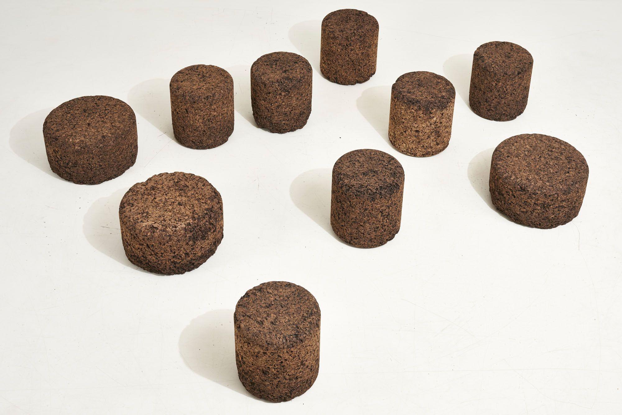 Jasper Morrison Set of 10 Cork Stools by Moooi, 2002. As you can see in pics there are a few stools where some small areas of cork has come off. 7 stools measure 13.5