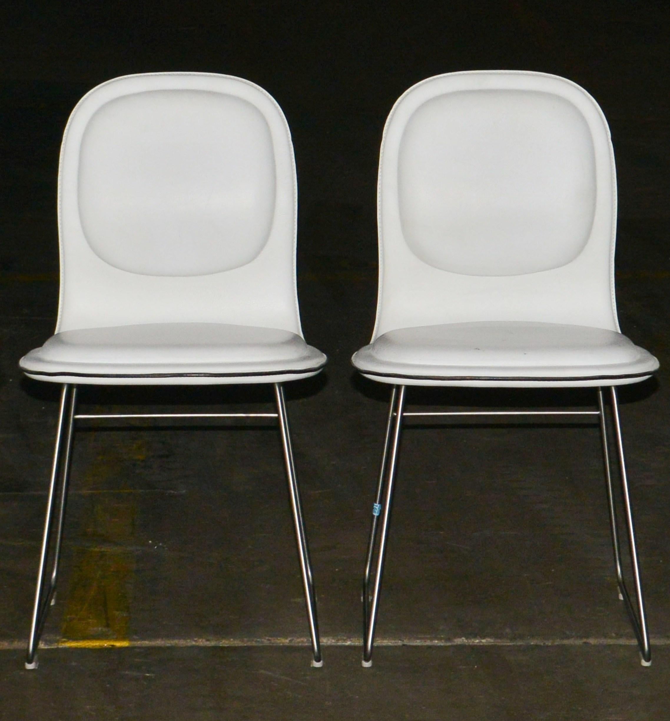Modern minimalist set of six 'Hi Pad' dining chairs in white leather, by Jasper Morrison for Cappellini. The set is in great vintage condition with age-appropriate wear and use.