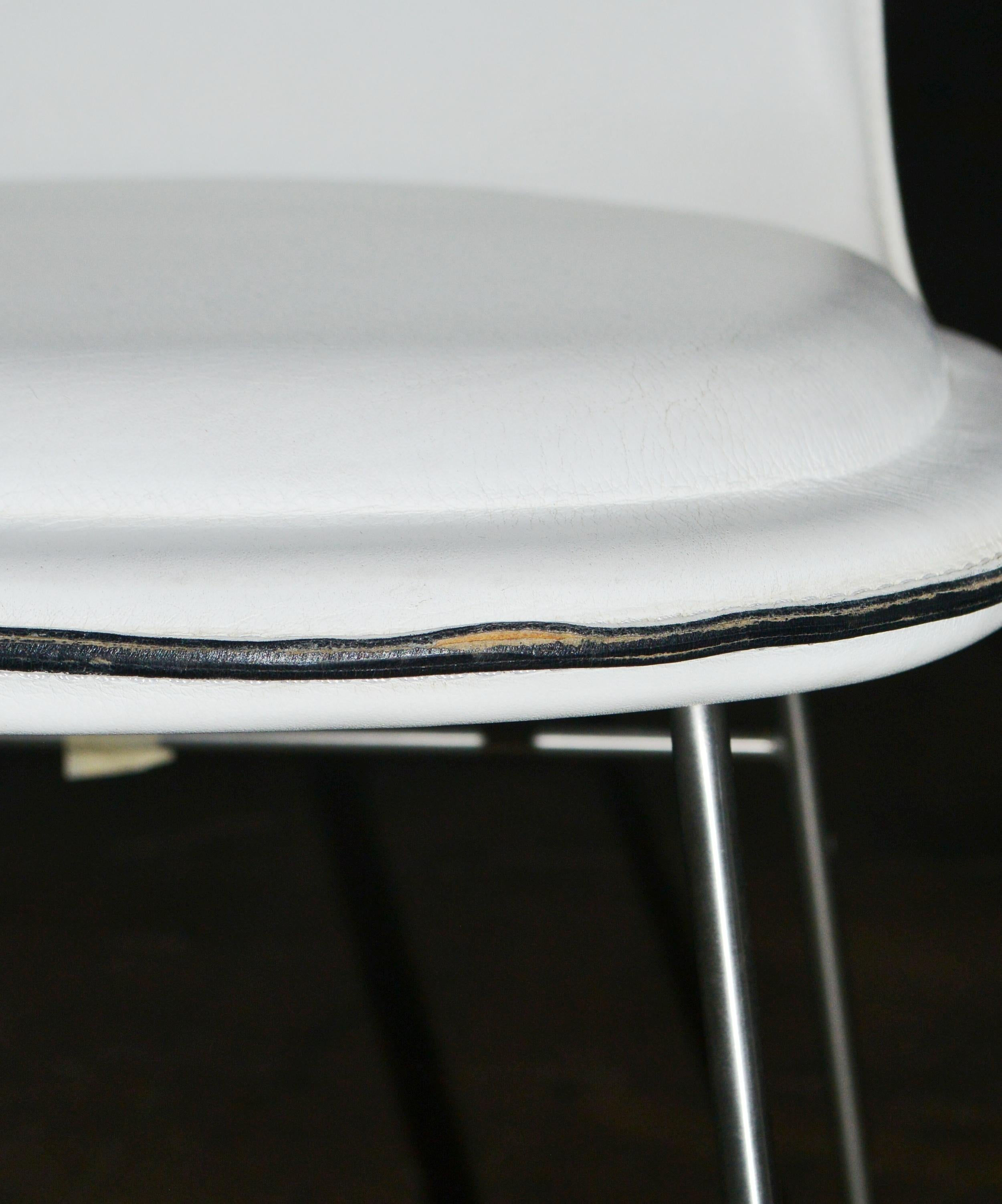 Jasper Morrison For Cappellini 'Hi Pad' White Leather Chairs 2