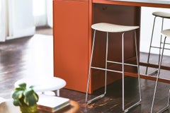 Grand tabouret Morrison en frêne teinté wengé de Jasper Morrison pour Cappellini