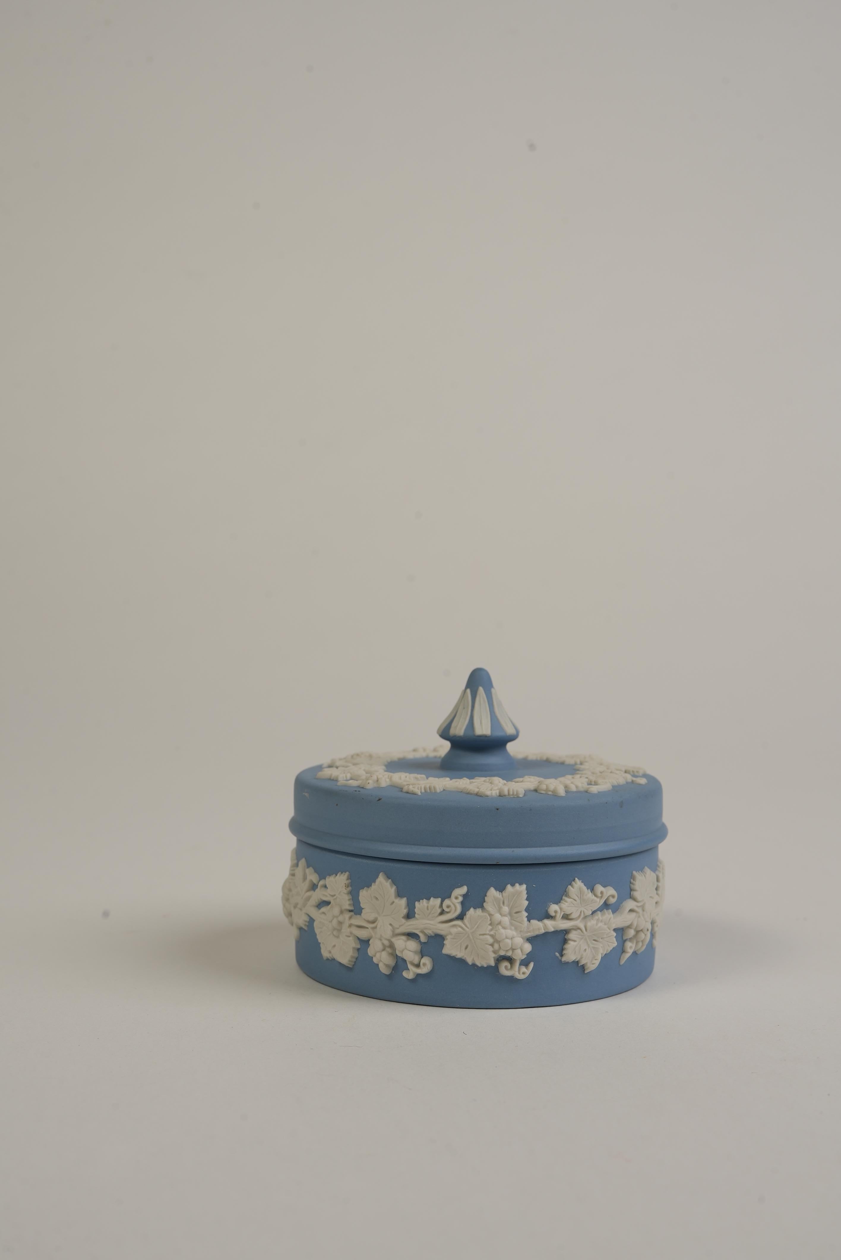 Timeless and iconic, Wedgwood’s Jasperware trinket boxes are miniature works of art that blend classical beauty with everyday function. First developed in the 18th century by Josiah Wedgwood, Jasperware is celebrated for its distinctive matte finish