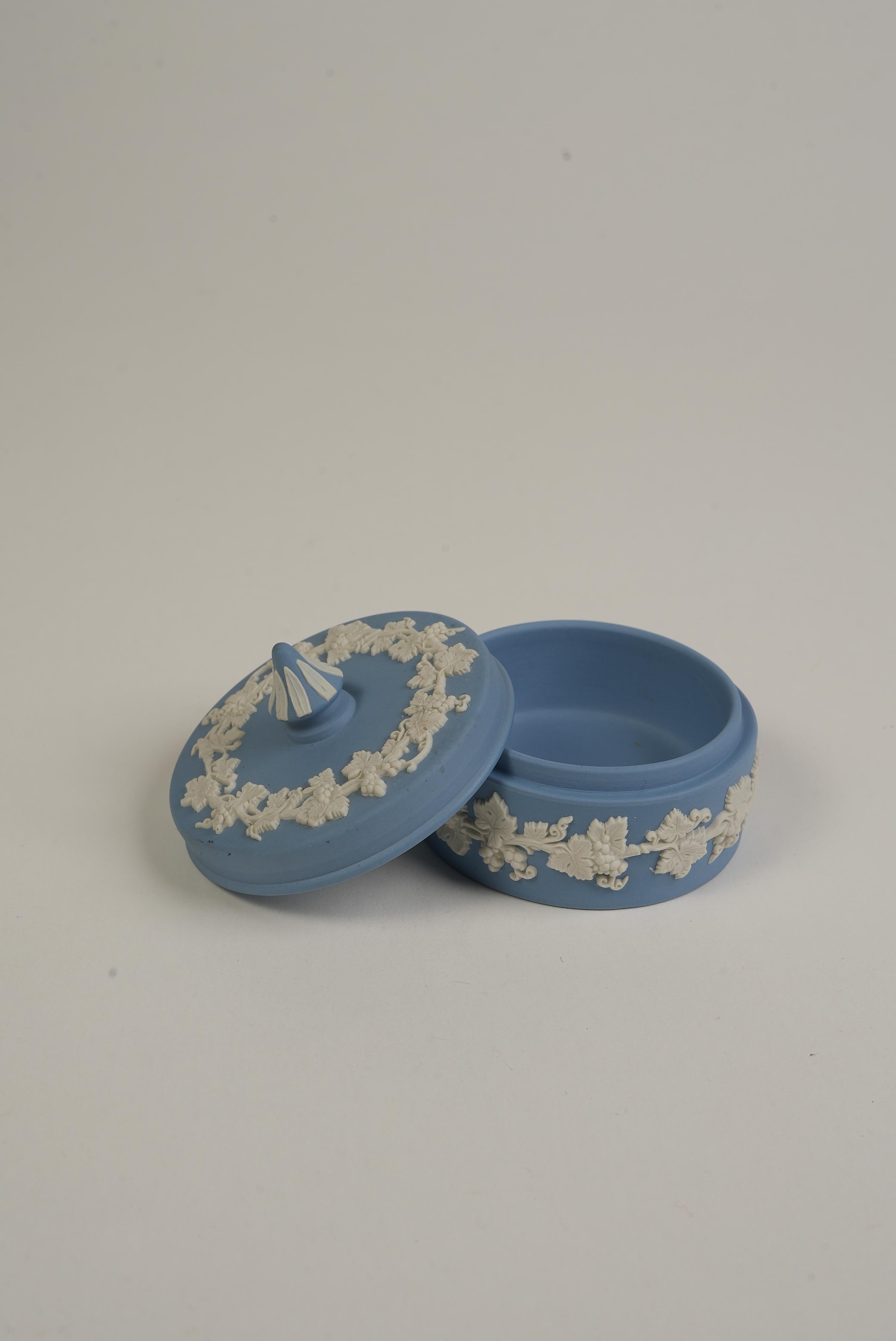 Mid-20th Century Jasperware Blue and White 'Wedgewood' Pointed Top Box For Sale