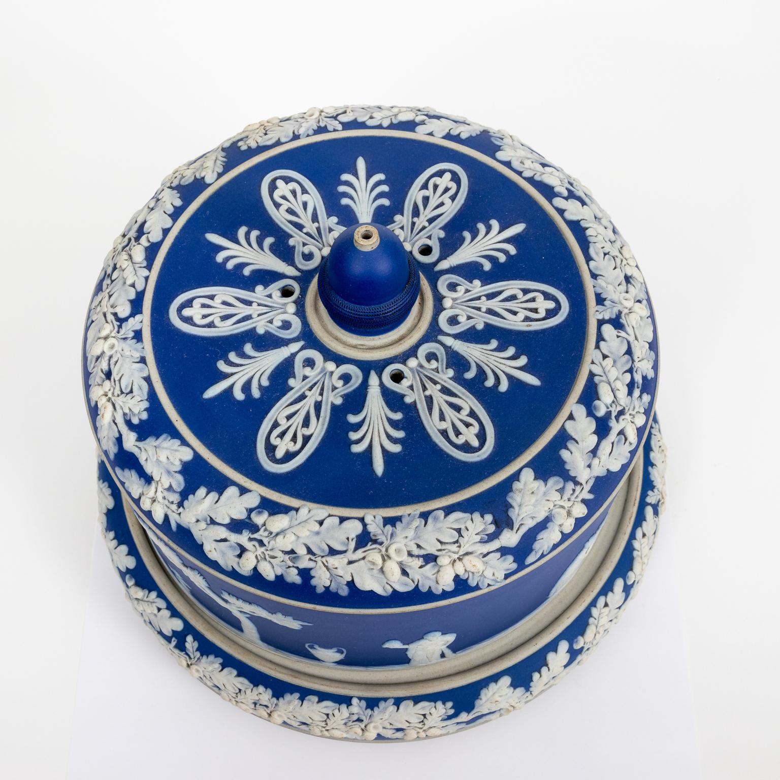 Jasperware Covered Cheese Dome In Good Condition For Sale In Stamford, CT