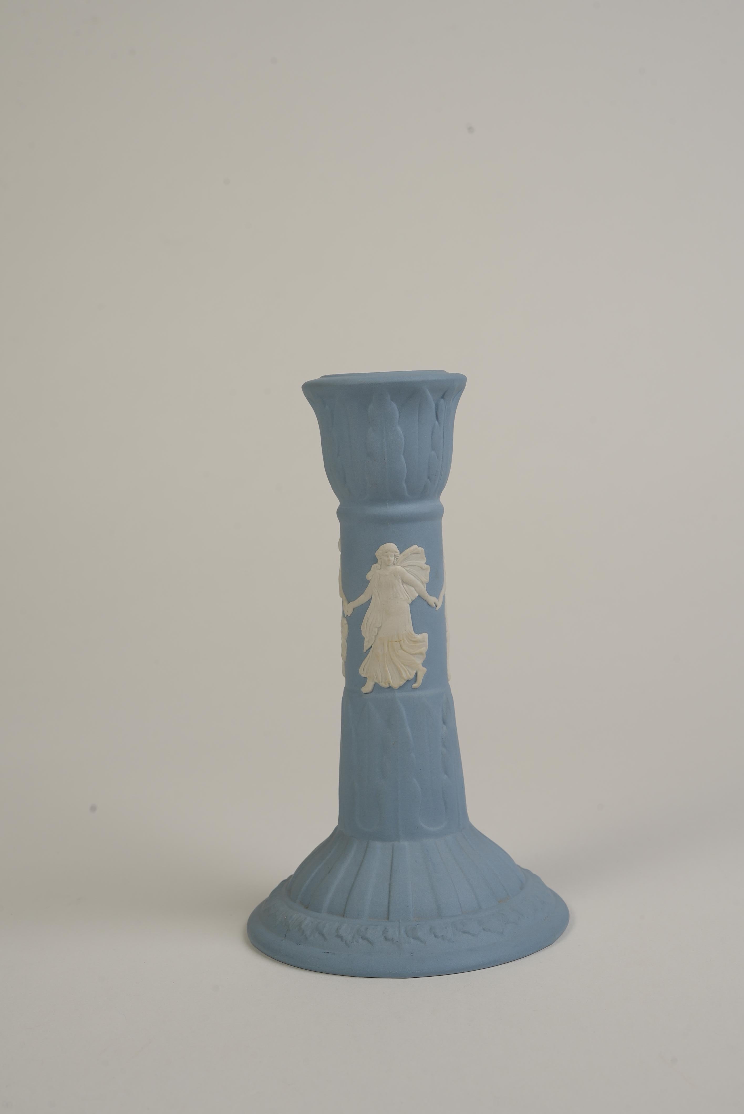 Inglese Jasperware, Wedgewood, Candelieri blu e bianchi, 1940 in vendita