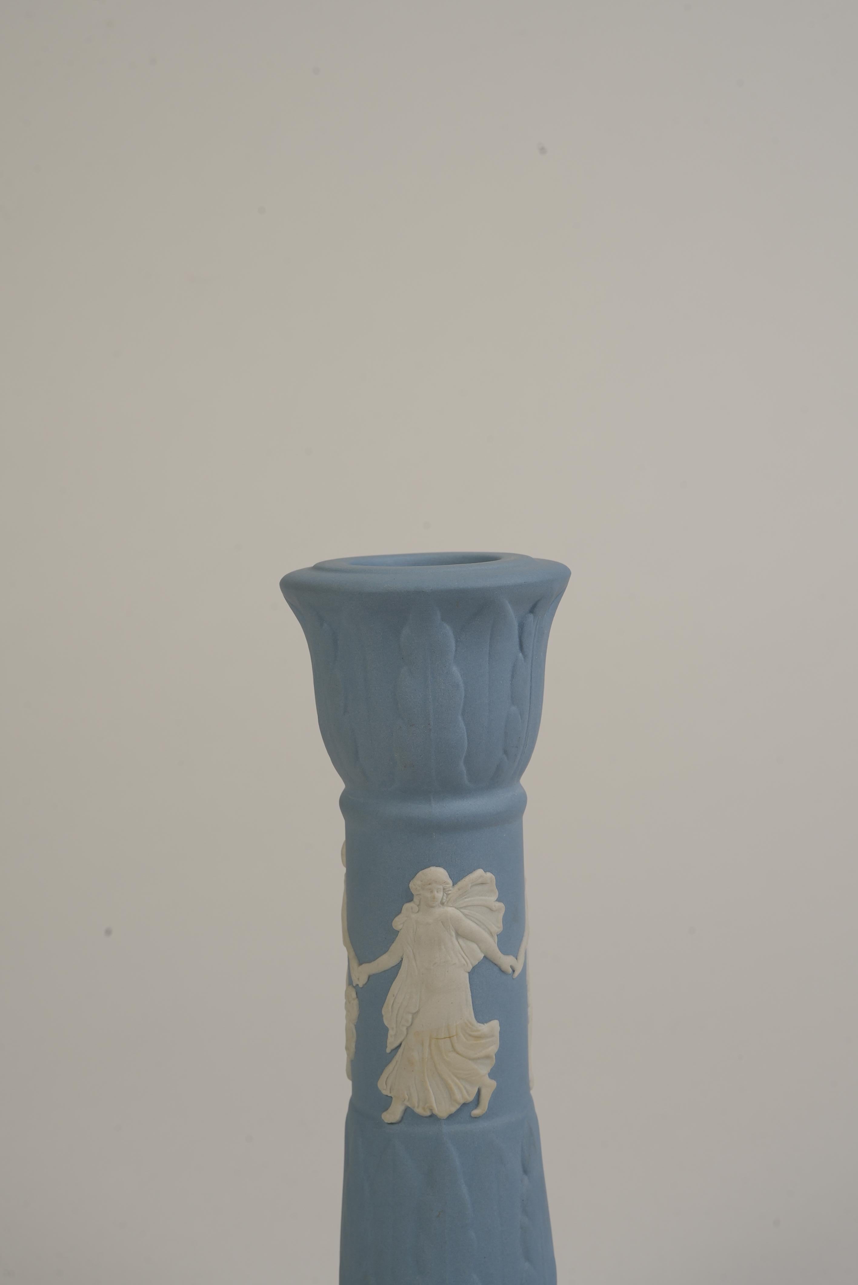 Ceramica Jasperware, Wedgewood, Candelieri blu e bianchi, 1940 in vendita