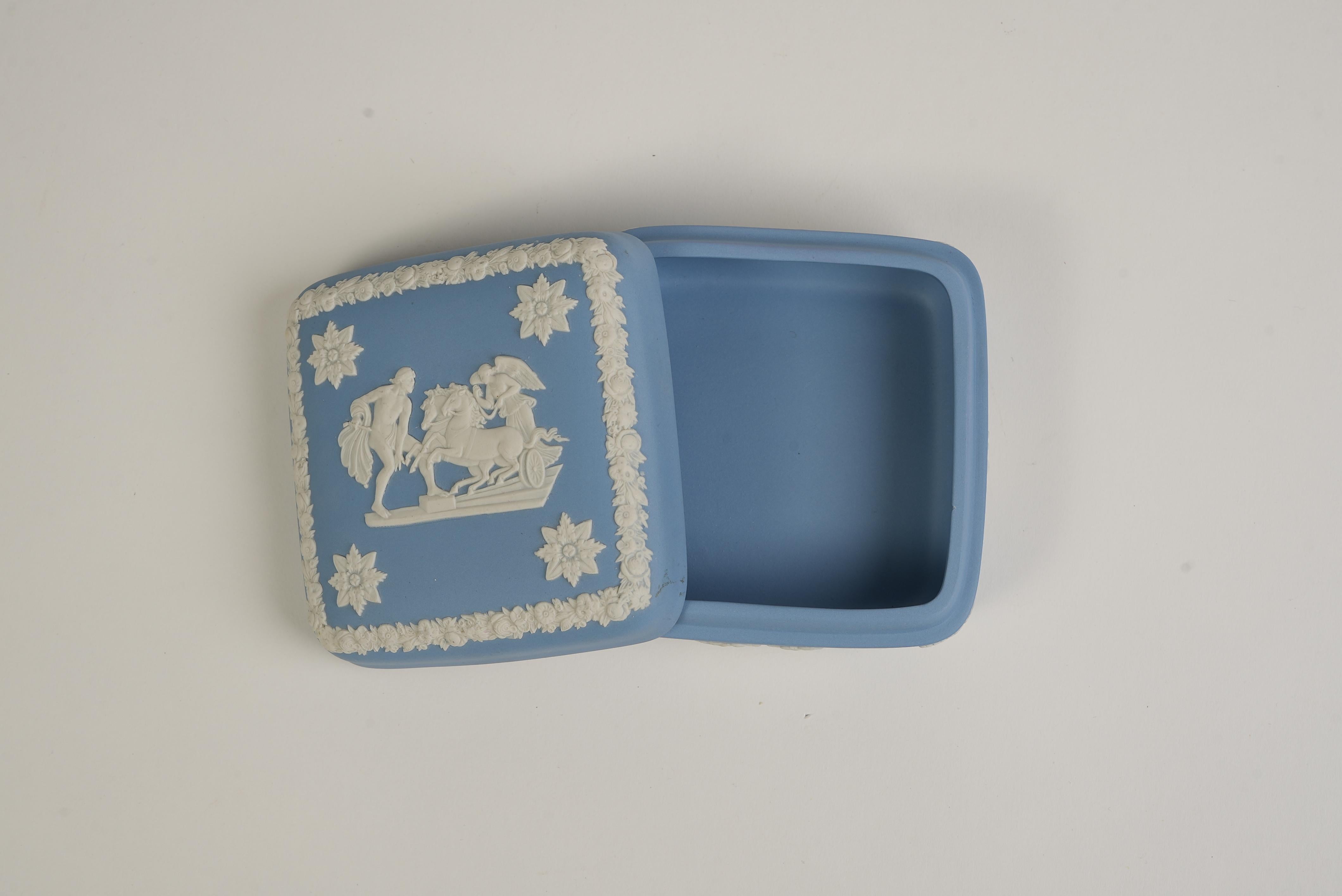 Timeless and iconic, Wedgwood’s Jasperware trinket boxes are miniature works of art that blend classical beauty with everyday function. First developed in the 18th century by Josiah Wedgwood, Jasperware is celebrated for its distinctive matte finish