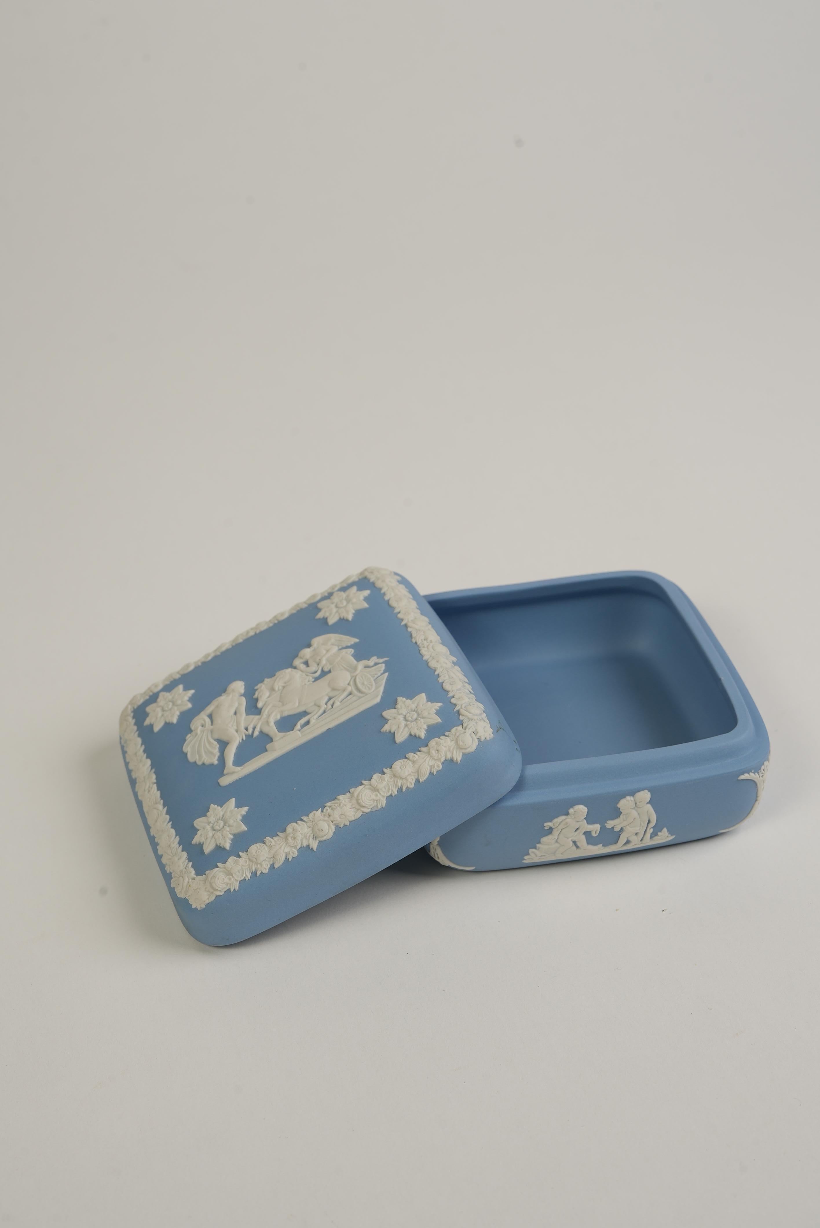 Hand-Carved Jasperware Wedgwood Blue & White Trinket Box For Sale