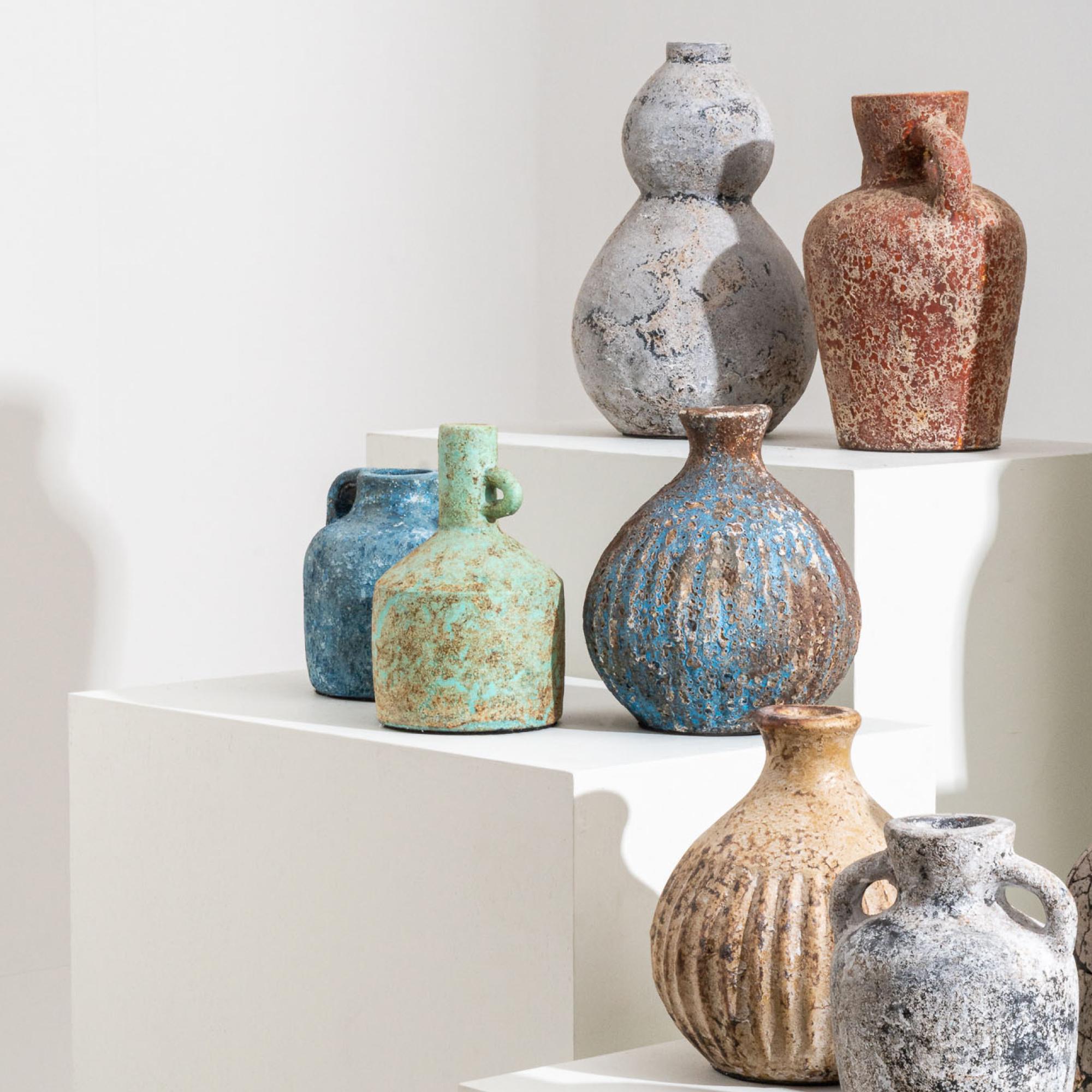 Vaso Jaurès, Terracotta rotonda testurizzata fatta a mano in beige in vendita 4