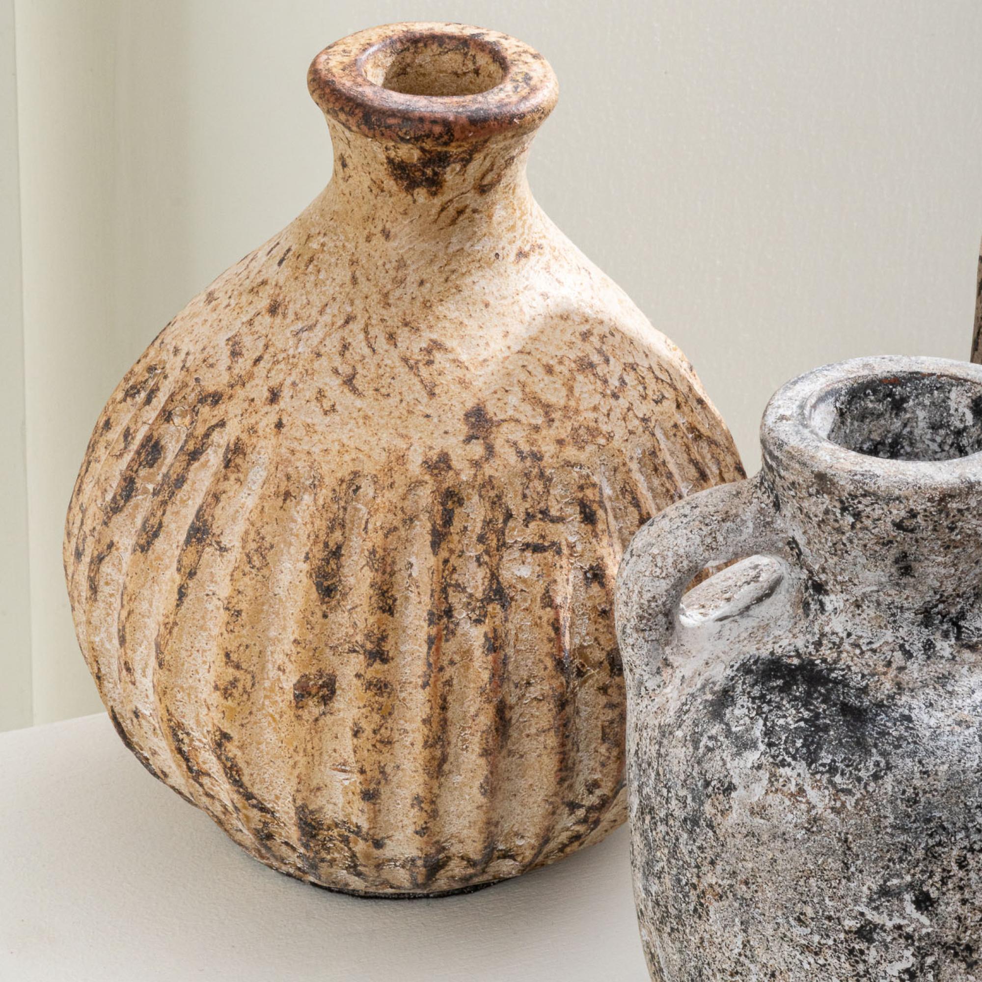 Vaso Jaurès, Terracotta rotonda testurizzata fatta a mano in beige in vendita 2