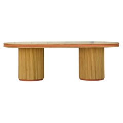 Table de salle à manger Java en rotin teinté et imitation cuir grainé par POPUS EDITIONS