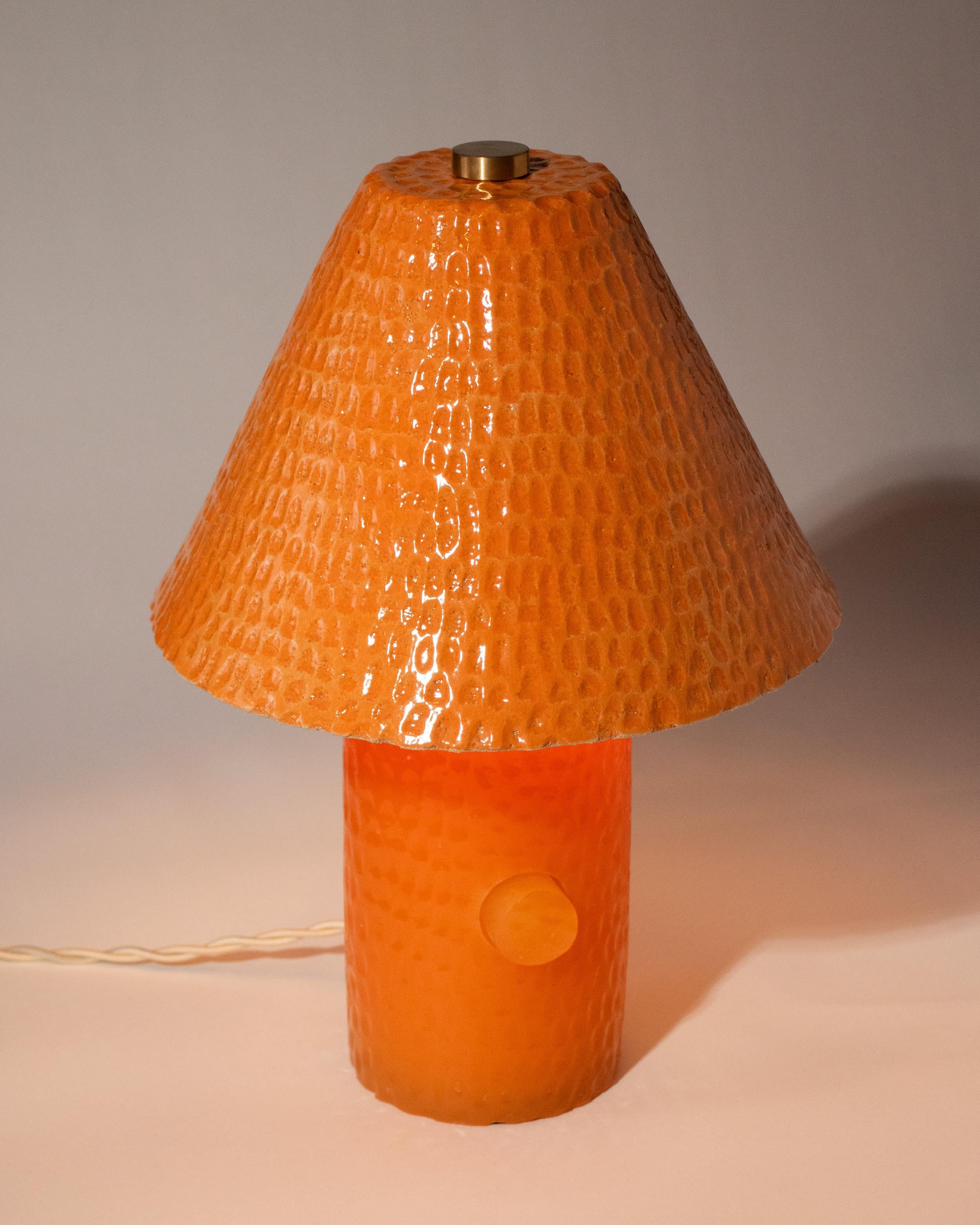 Java Orange Lampe von Streicher Goods & Facture

Keramik, Harz, Messing
12