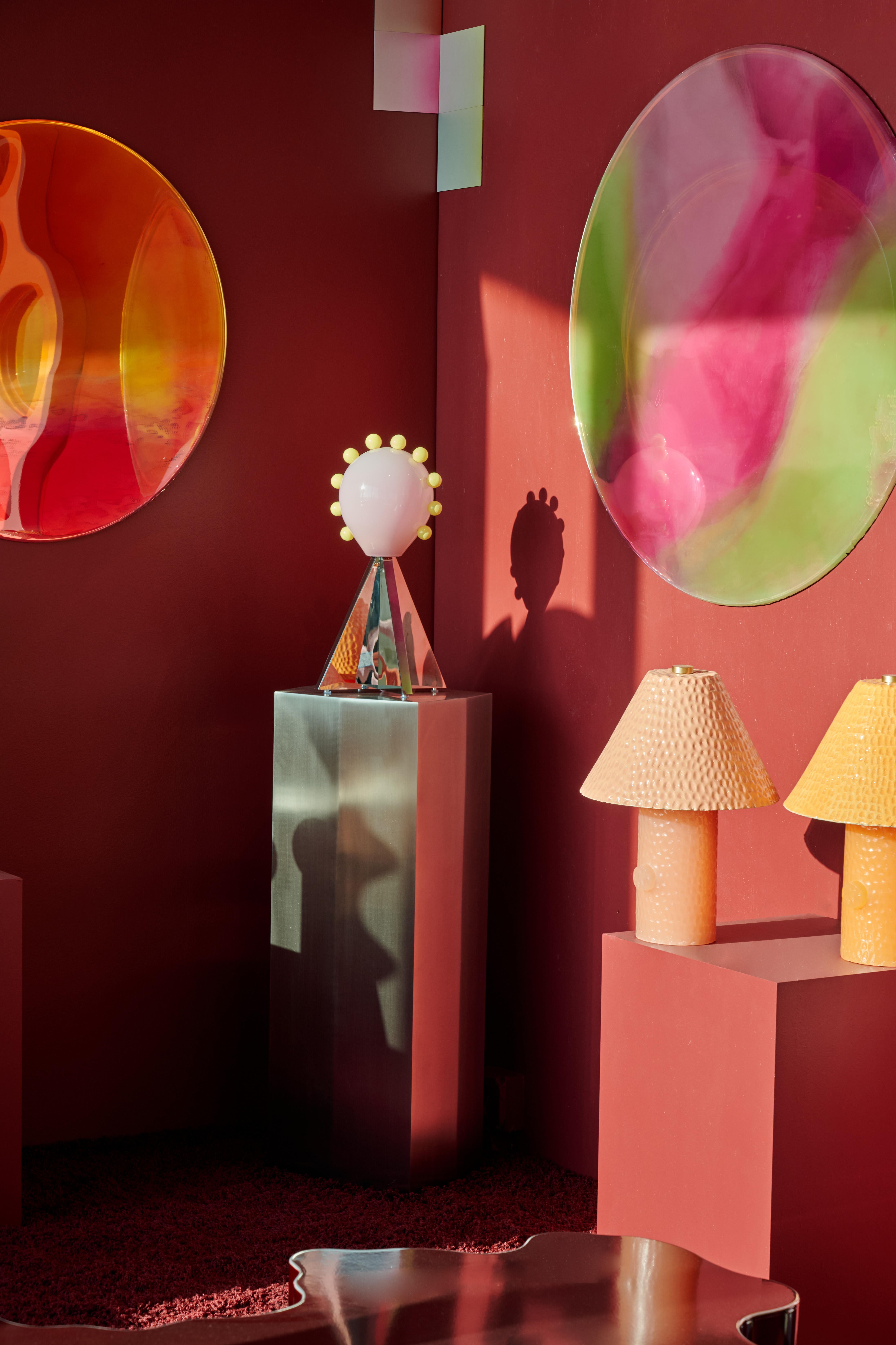 Java rosa tischlampe aus keramik, harz und messing von Facture and  Streicherwaren im Angebot 4