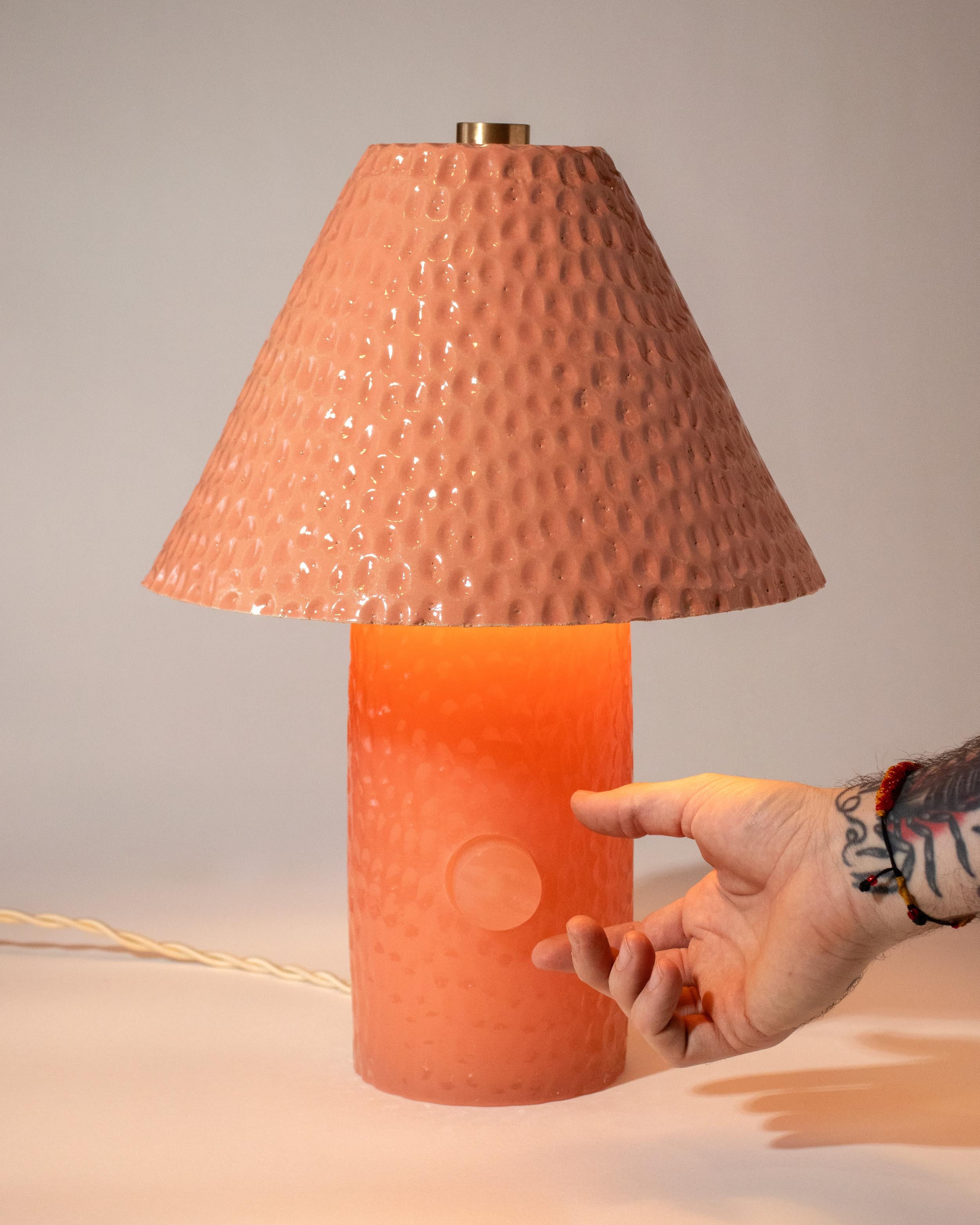 Java Orange Lampe von Streicher Goods & Facture

Keramik, Harz, Messing
12