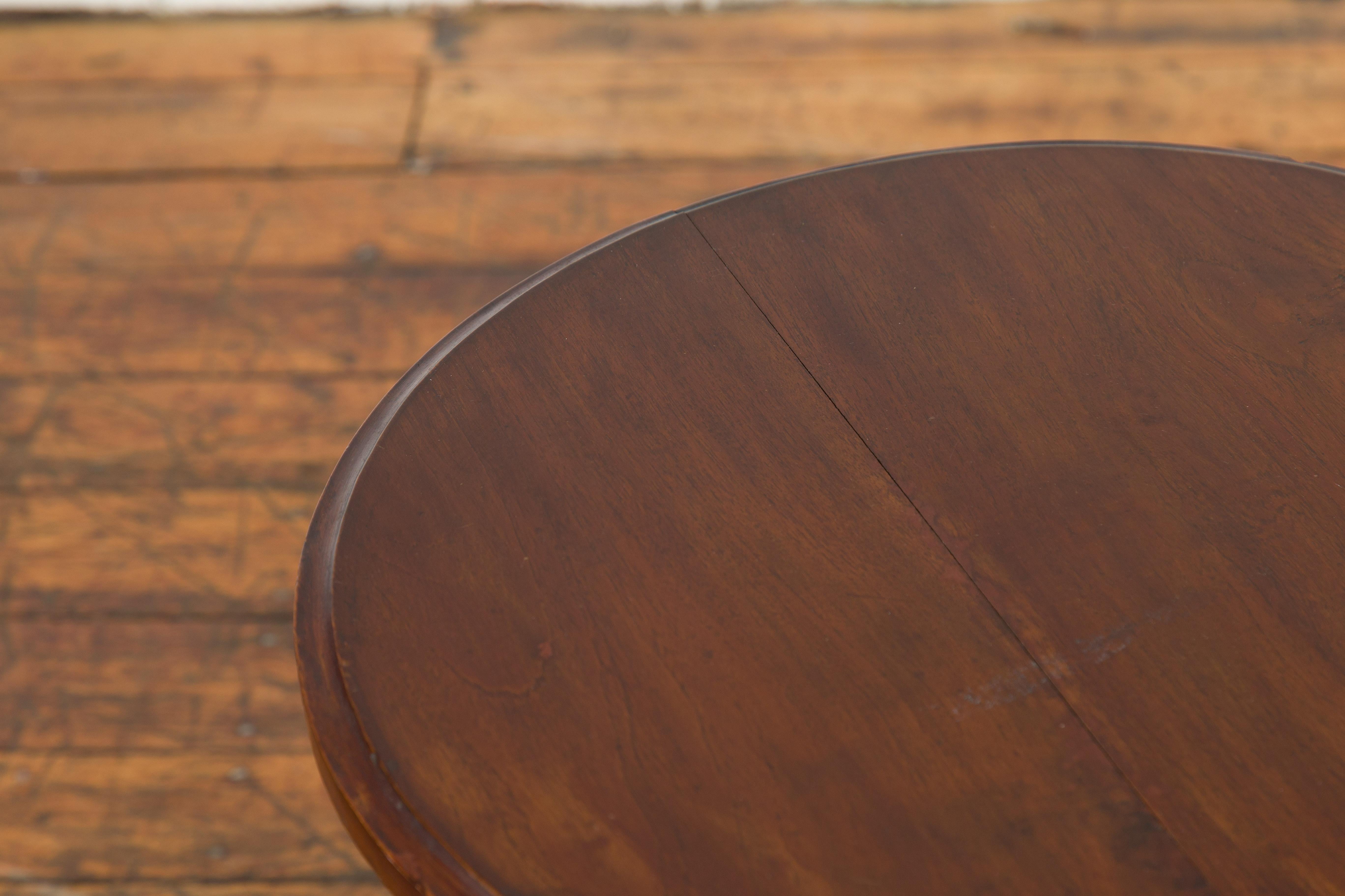 Wood Javanese 1900s Round Top Guéridon Table with Turned Pedestal and Tripod Base For Sale