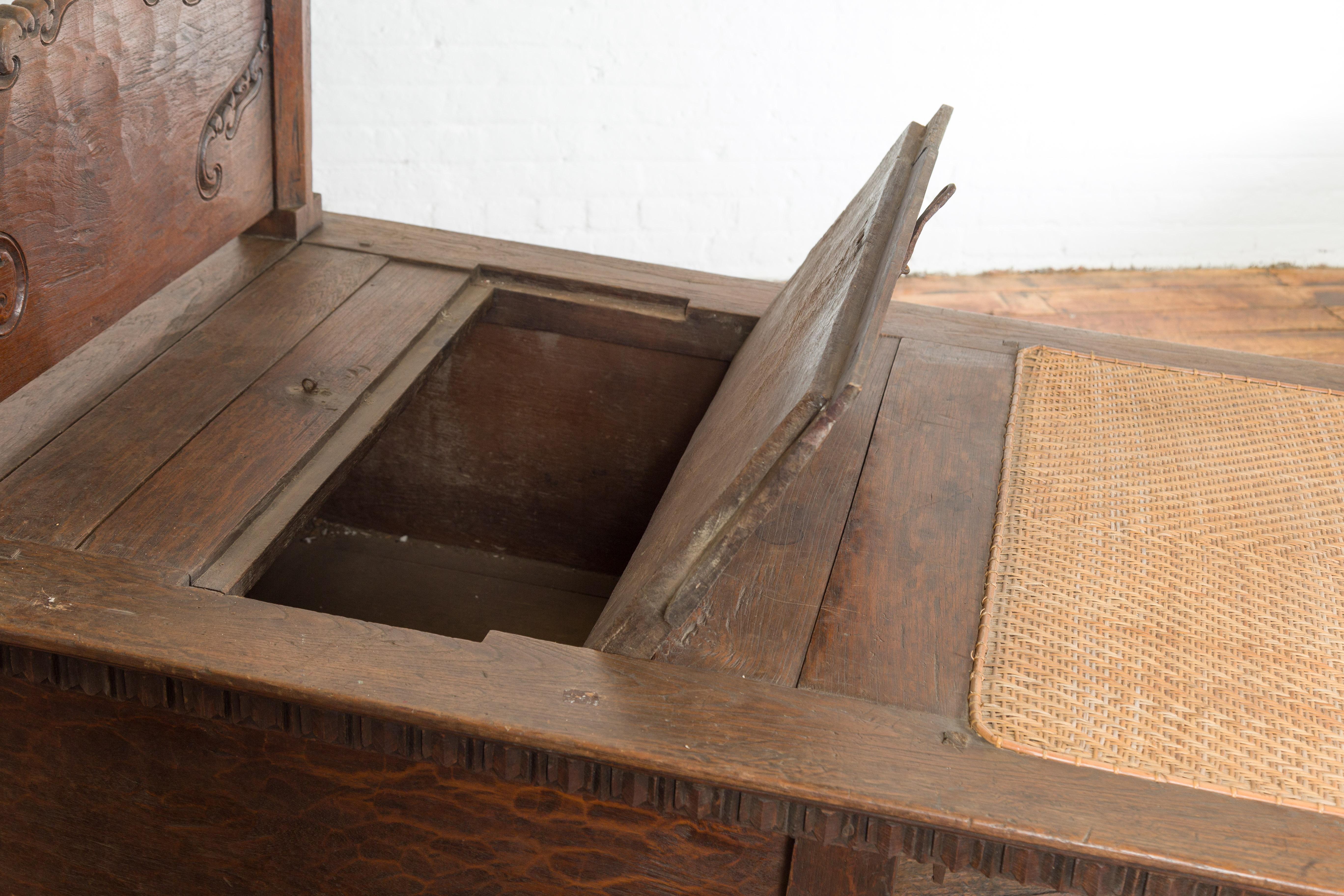 Javanisches Teakholz-Tagesbett aus dem 19. Jahrhundert mit Aufbewahrungsmöglichkeiten und handgewebtem Rattan im Angebot 6