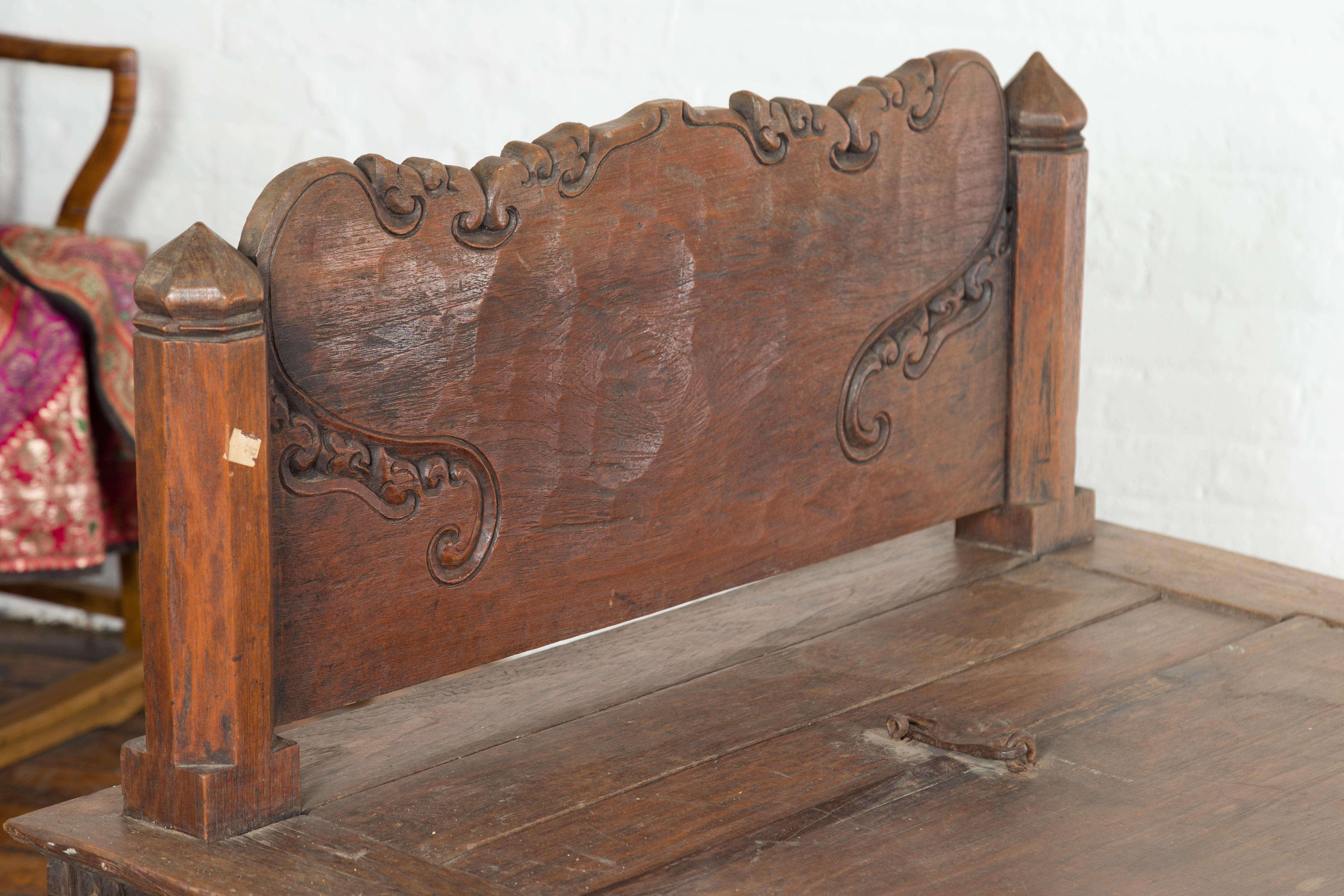 Javanisches Teakholz-Tagesbett aus dem 19. Jahrhundert mit Aufbewahrungsmöglichkeiten und handgewebtem Rattan im Angebot 3