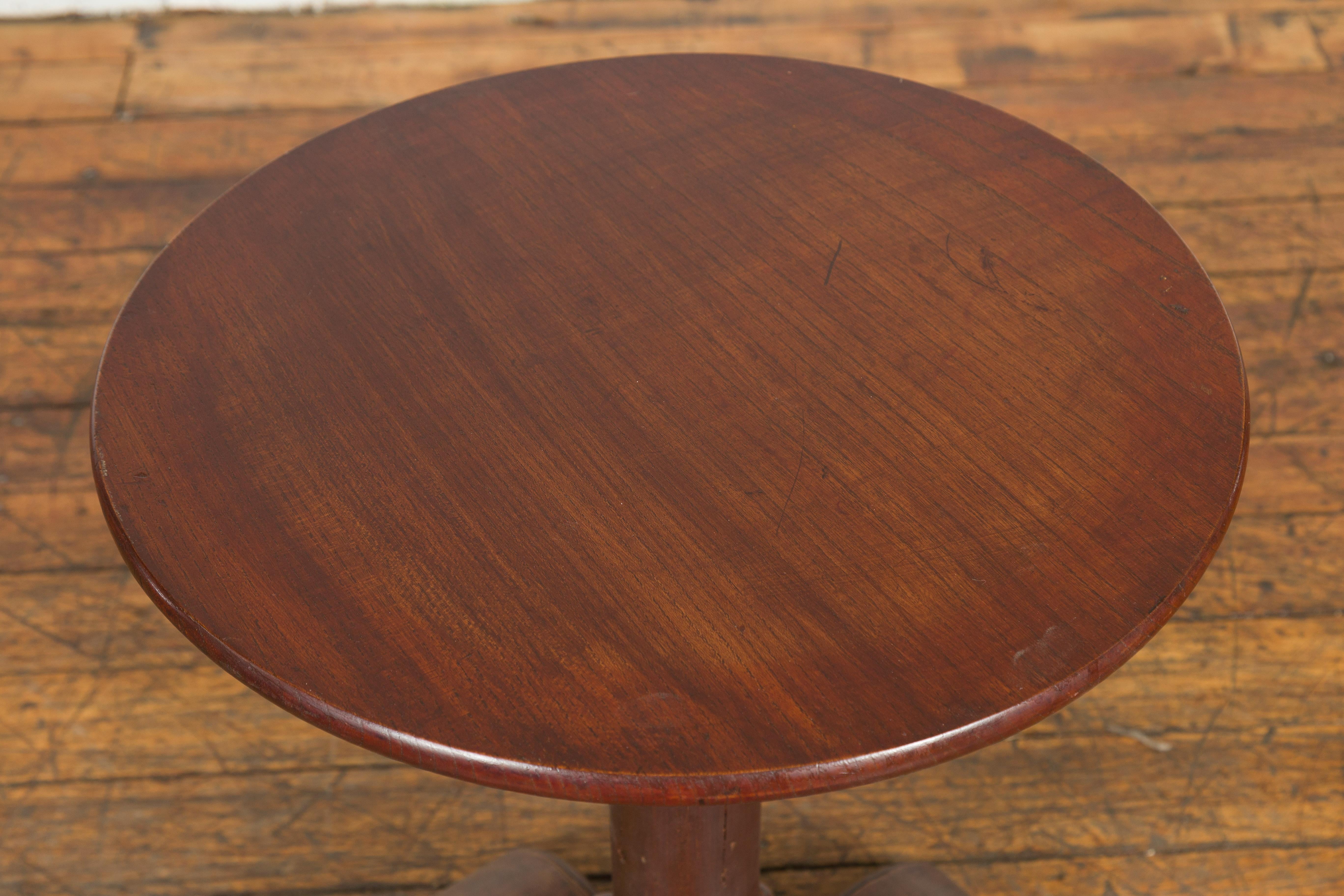 Small Antique Pedestal End Table with Round Top  For Sale 2