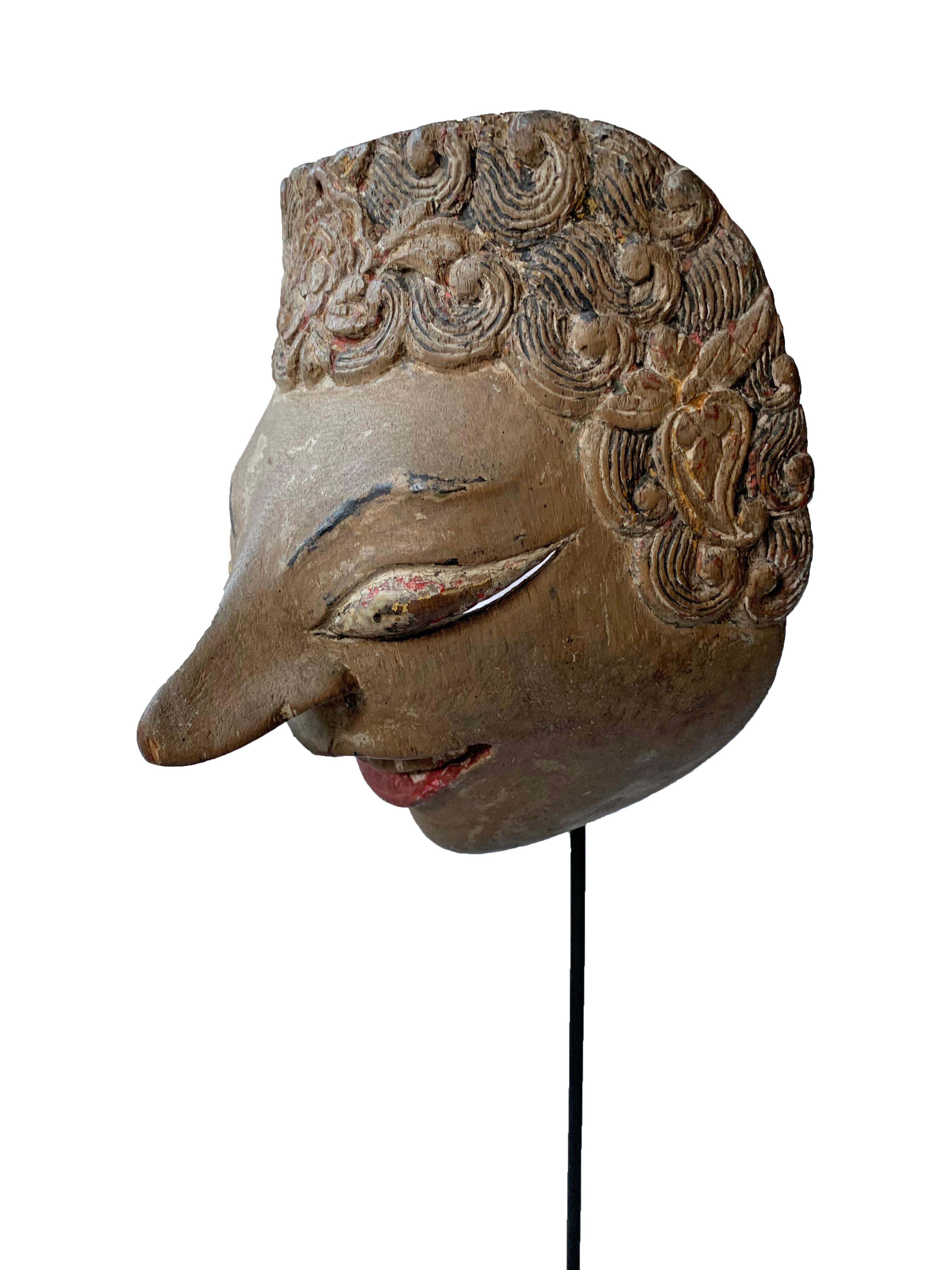 Javanische handgefertigte Wayang Topeng Theatermaske, Indonesien, frühes 20. Jahrhundert (Indonesisch) im Angebot