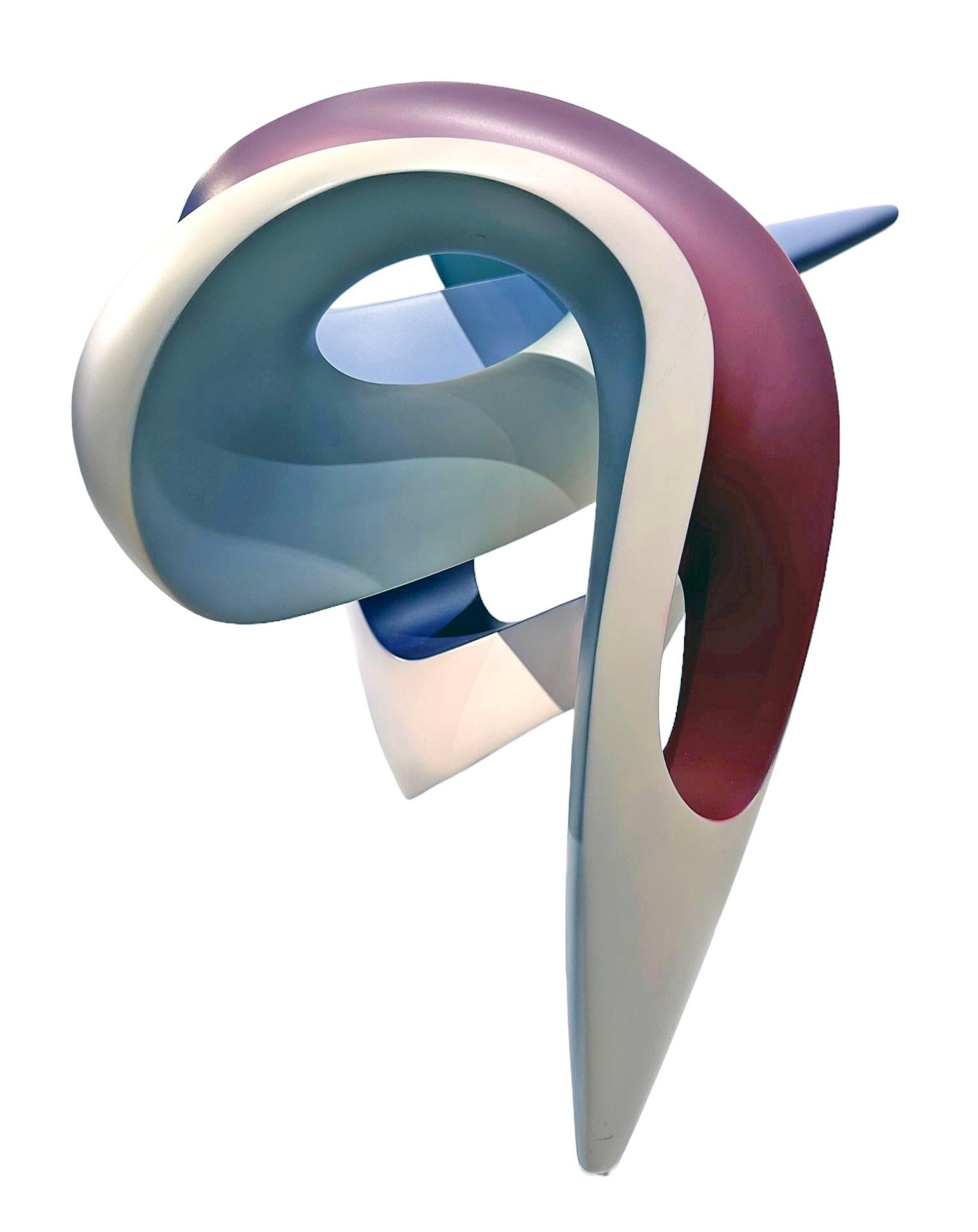 Moderno Giavellotto, scultura astratta, forma geometrica intrecciata dai colori vivaci in vendita
