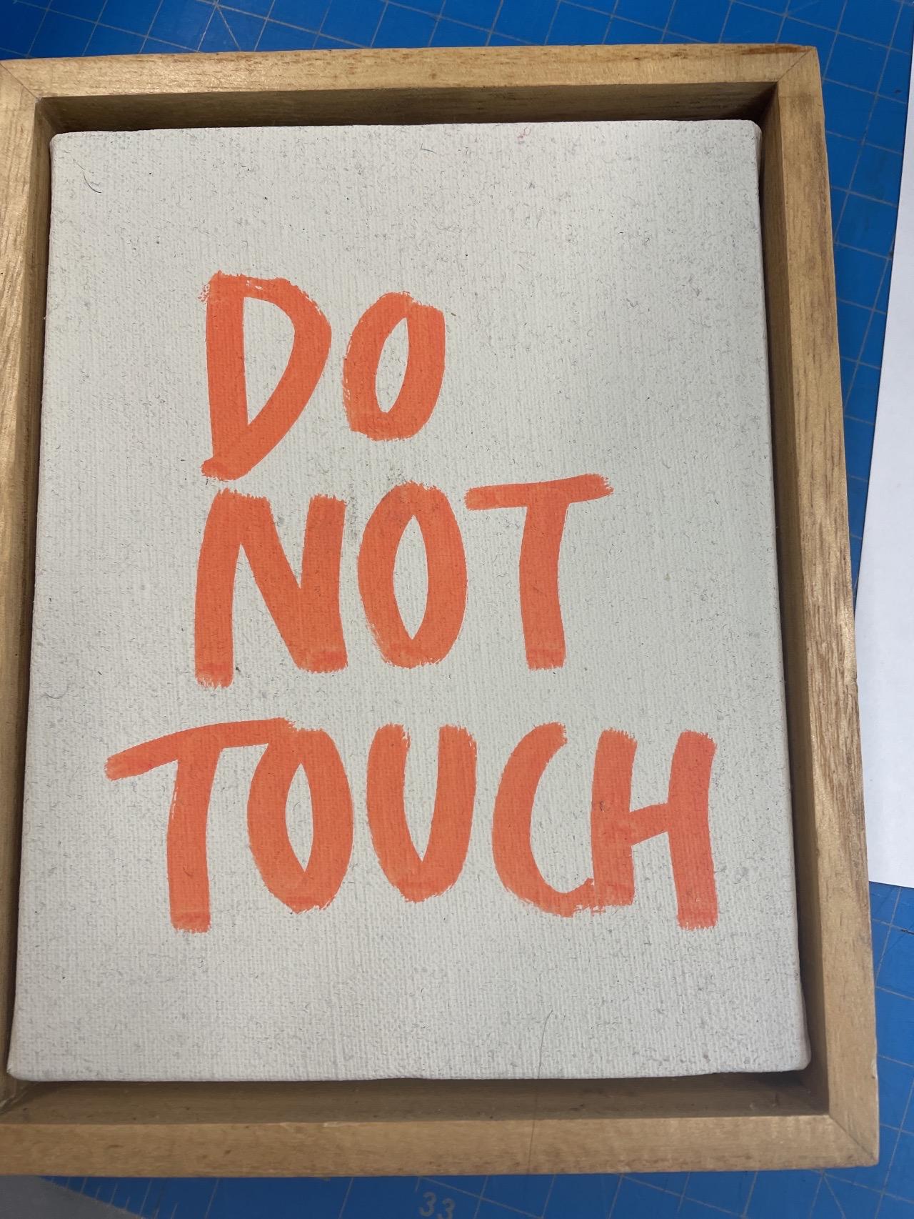 Do Not Touch (Color) 2020. Sculpture, Limited Edition of 250 by Javier Calleja For Sale 4